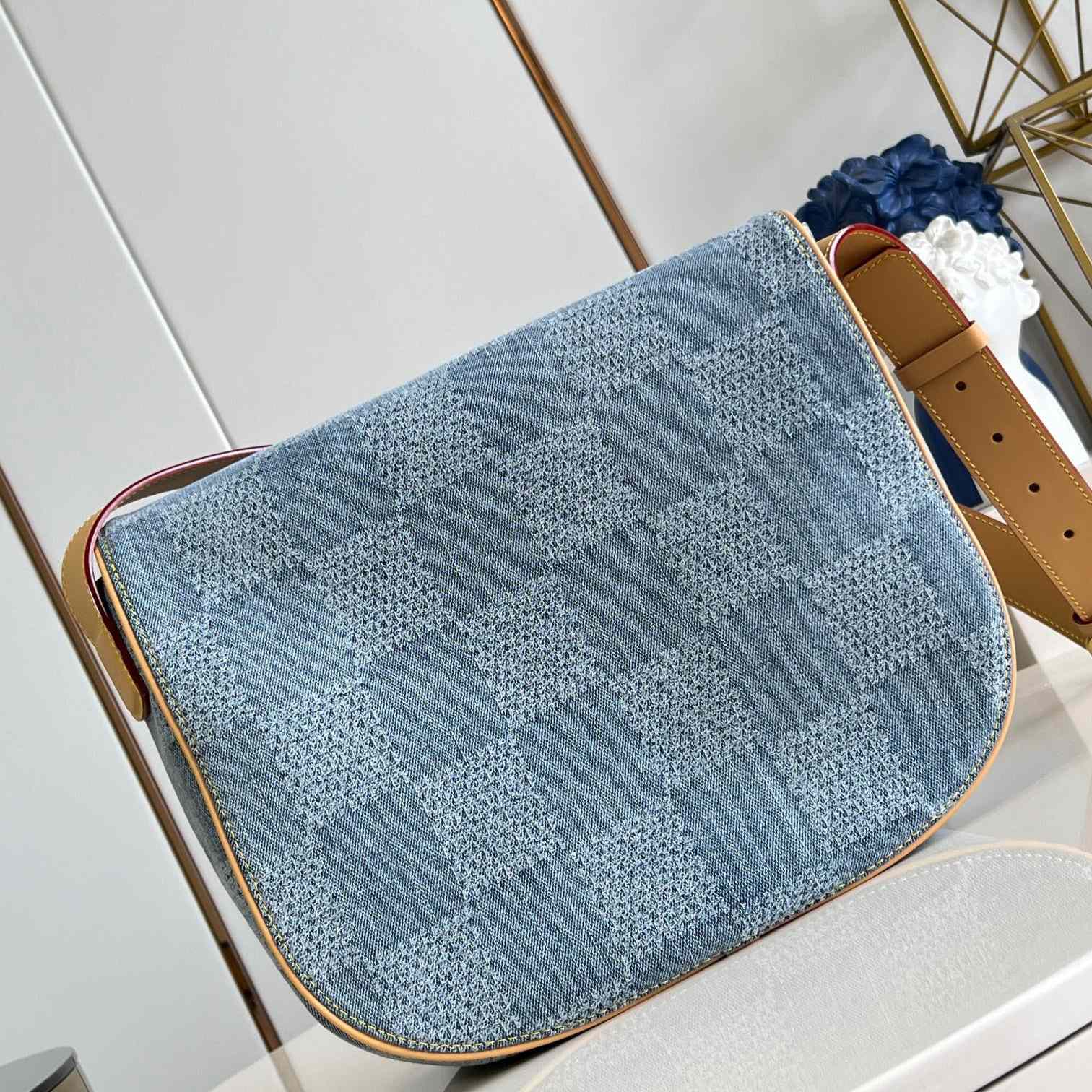 Louis Vuitton Montsouris Messenger MM   N40743 - DopestKickz