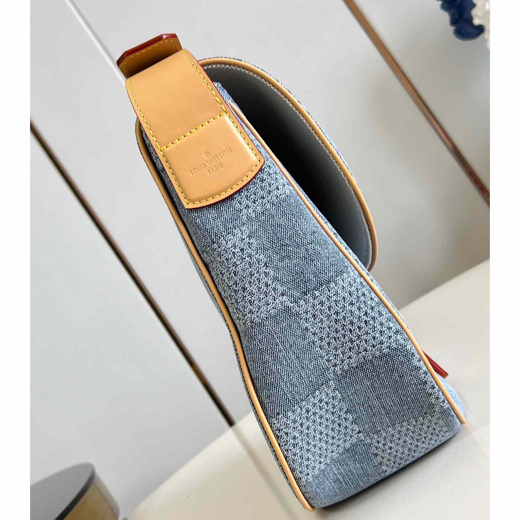 Louis Vuitton Montsouris Messenger MM   N40743 - DopestKickz