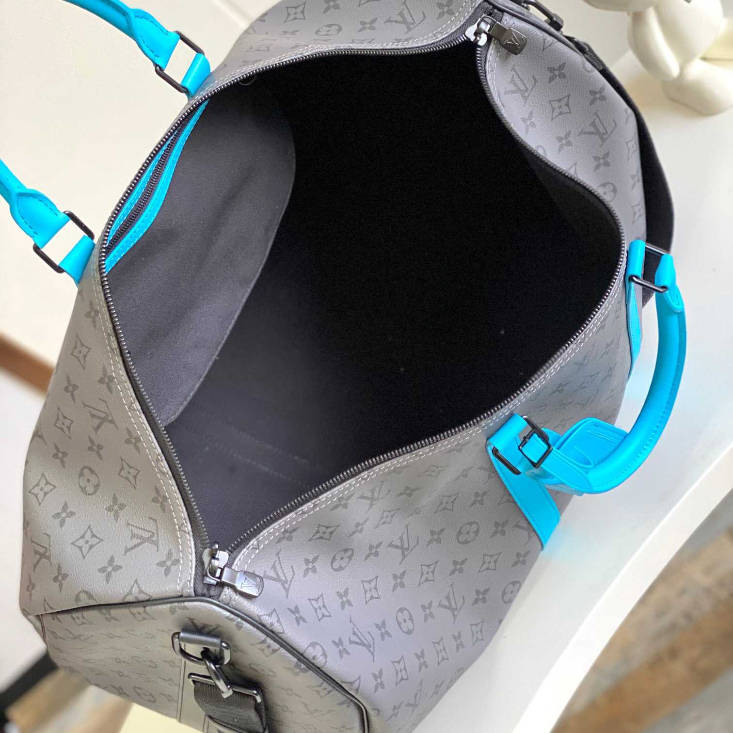Louis Vuitton Keepall Bandoulière 55  M11480 - DopestKickz