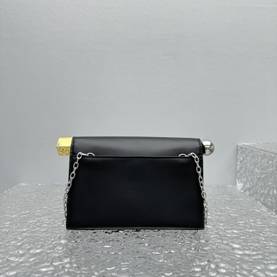Jacquemus La Petite Pochette Rond Carré Cross Body Bag (20×7×14cm) - DopestKickz