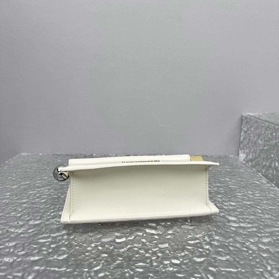 Jacquemus La Petite Pochette Rond Carré Cross Body Bag (20×7×14cm) - DopestKickz