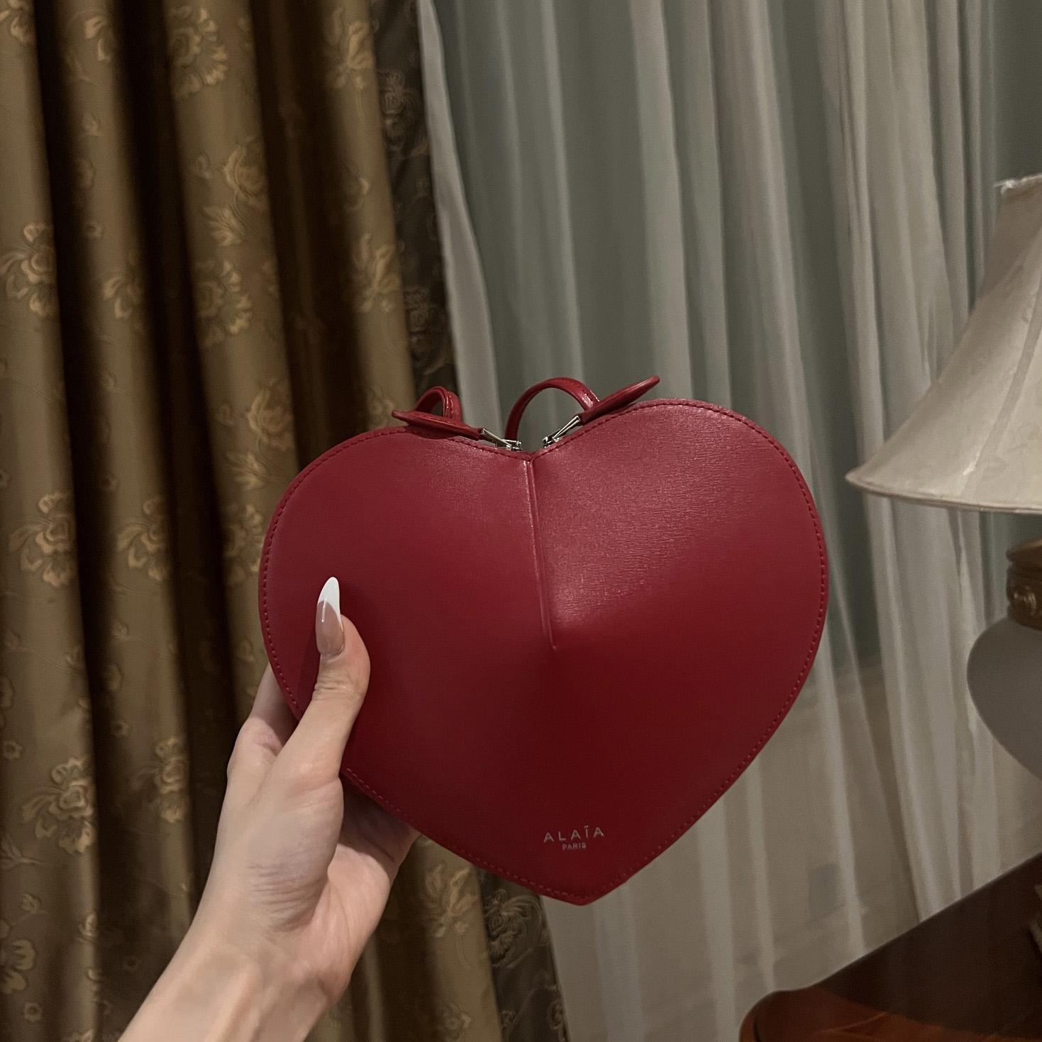 Alaia Le Cœur Bag In Calfskin  - DopestKickz