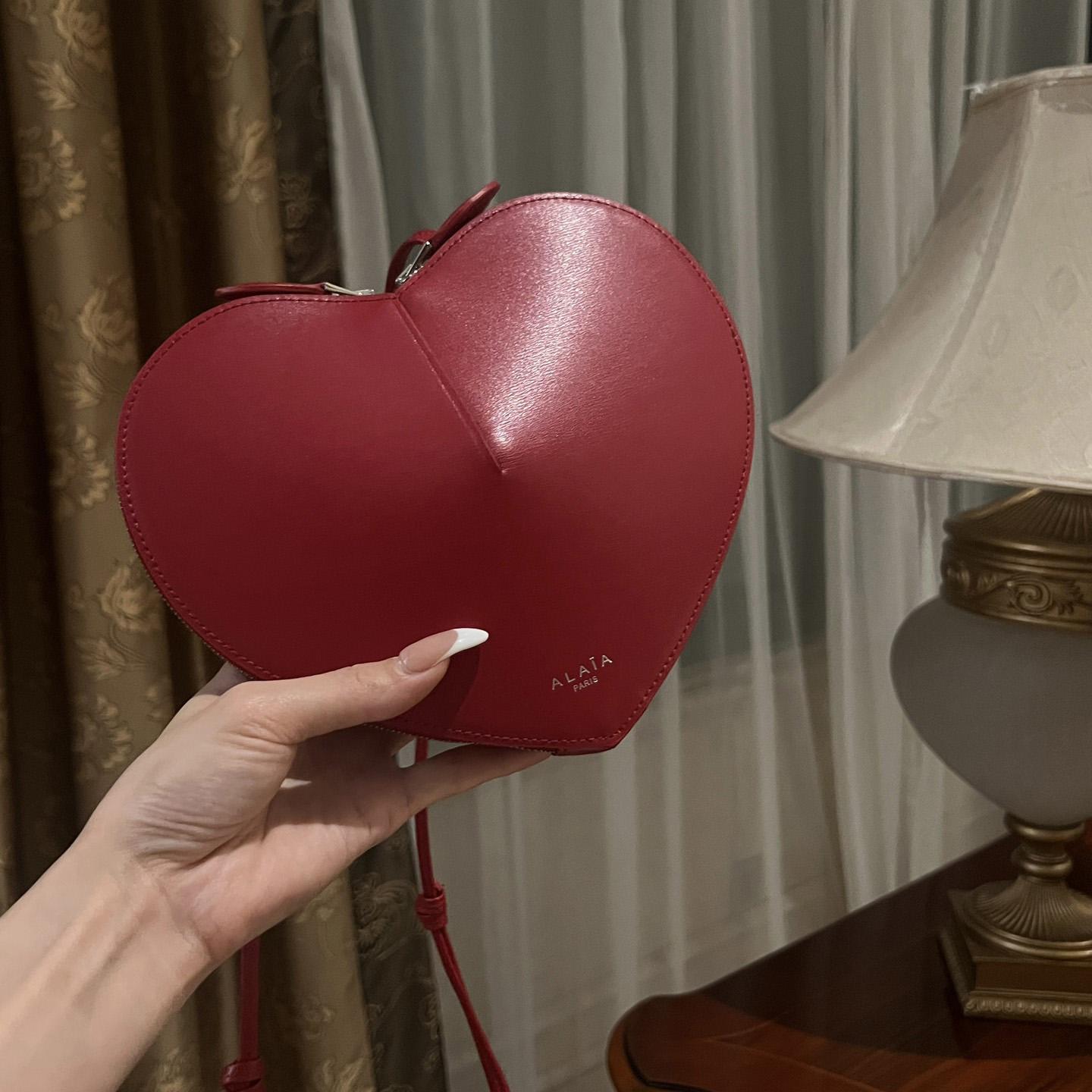 Alaia Le Cœur Bag In Calfskin  - DopestKickz