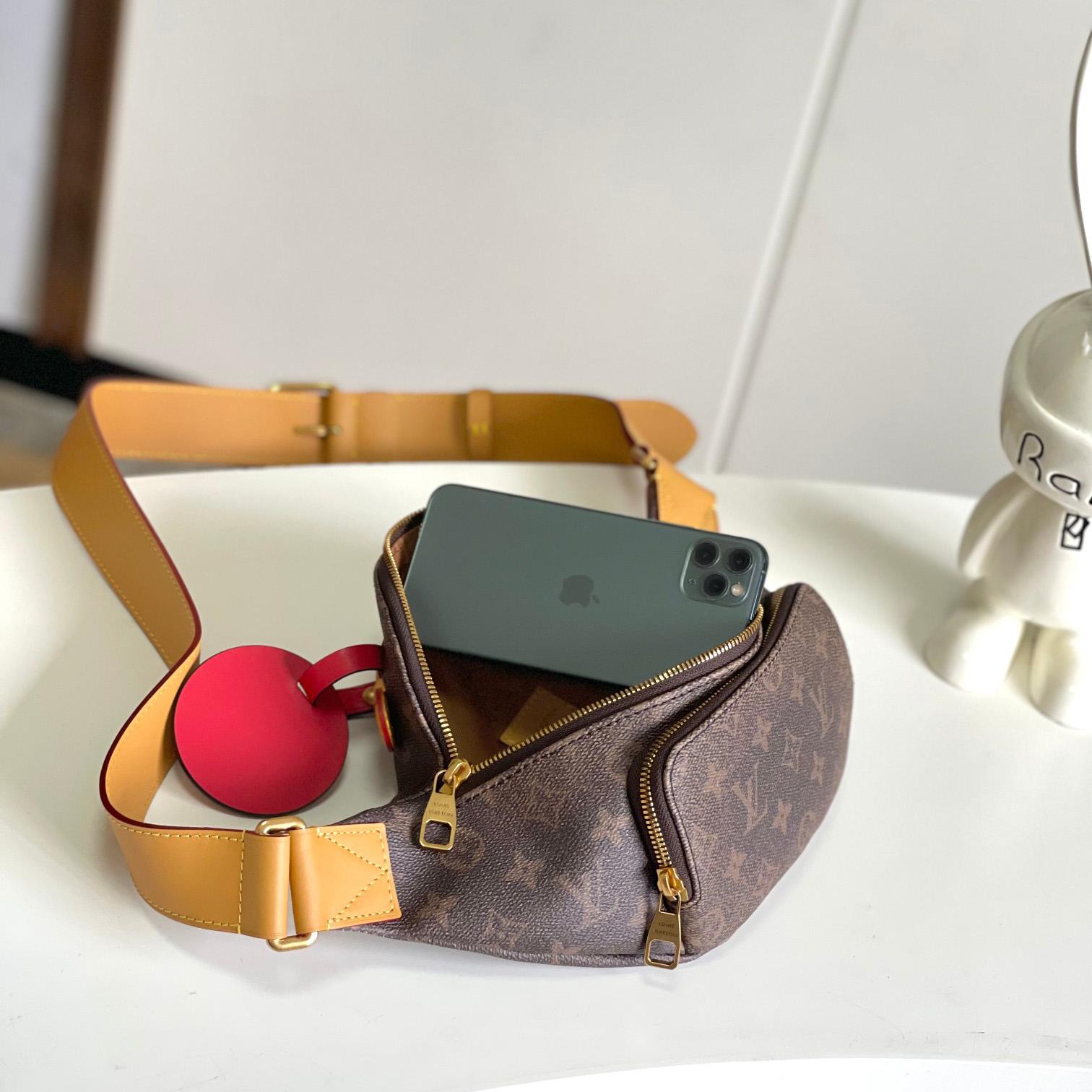 Louis Vuitton Rush Bumbag  M11539 - DopestKickz