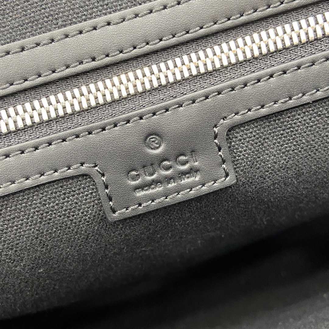 Gucci Medium GG Tote  - DopestKickz