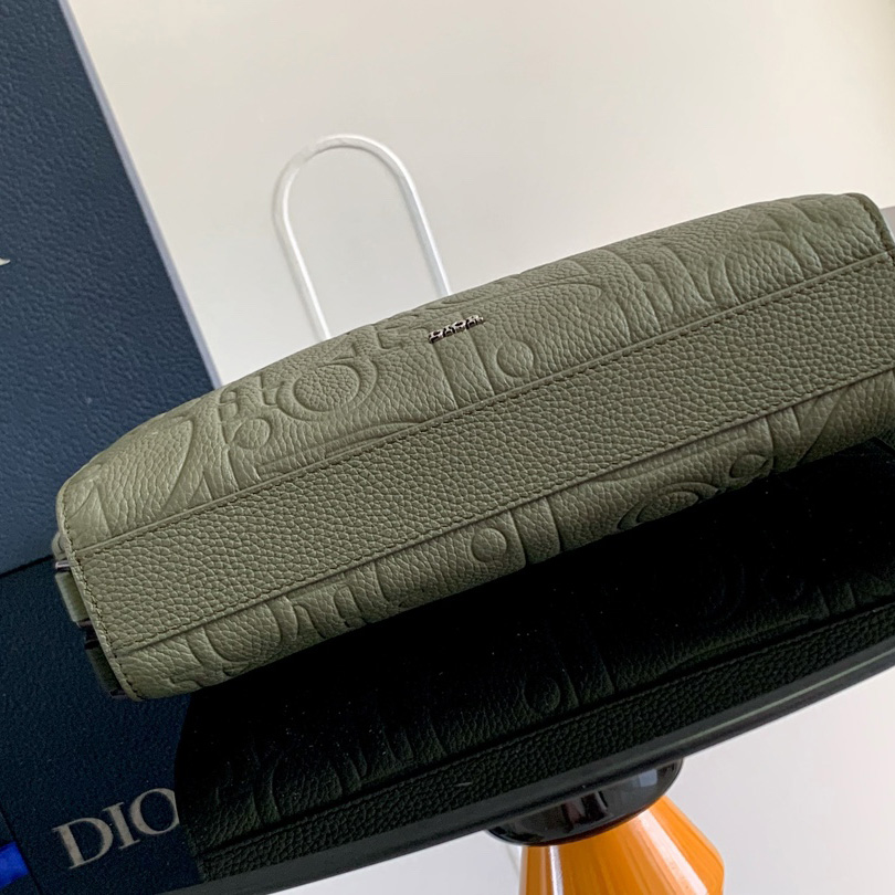 Dior A5 Triangle Pouch - DopestKickz