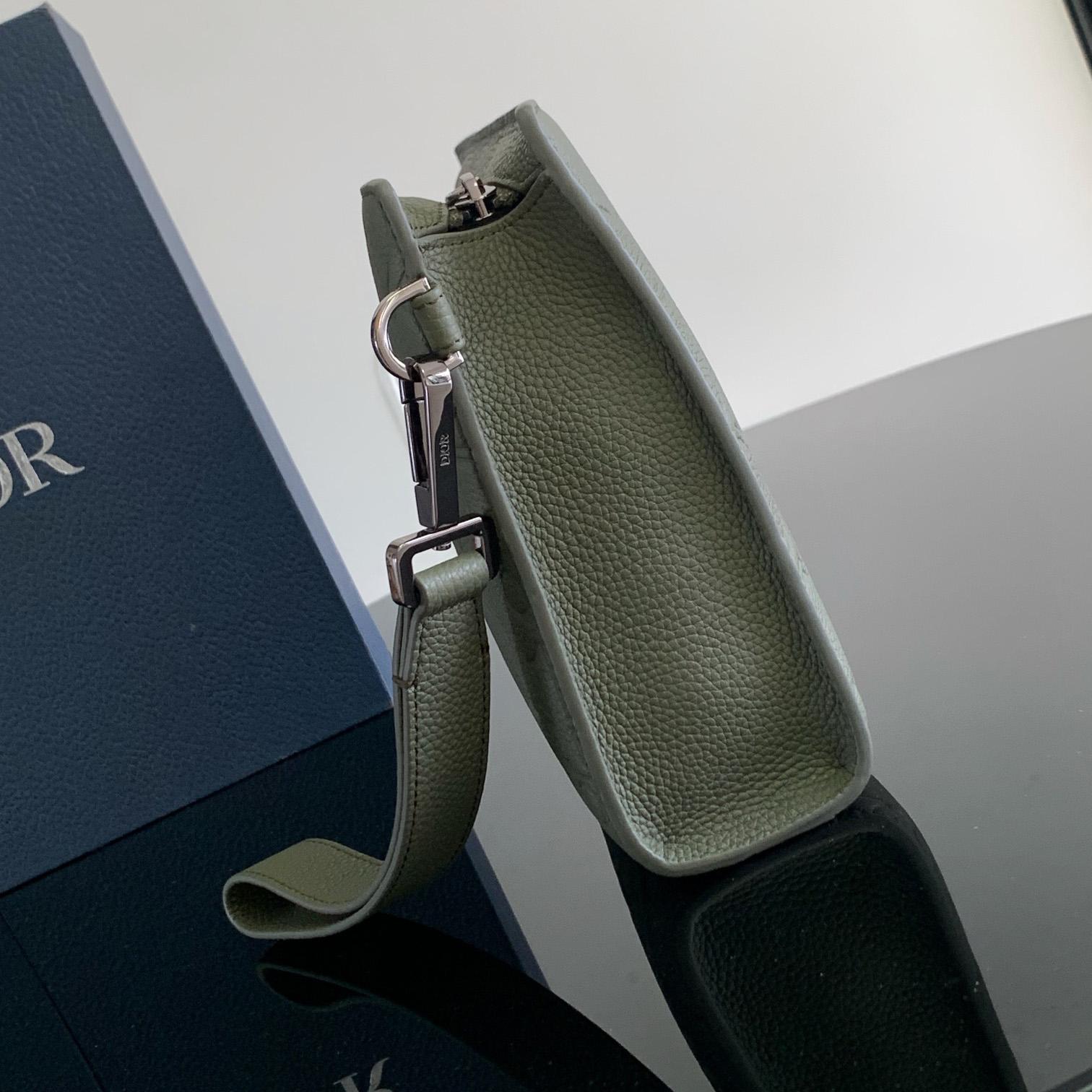 Dior A5 Triangle Pouch - DopestKickz