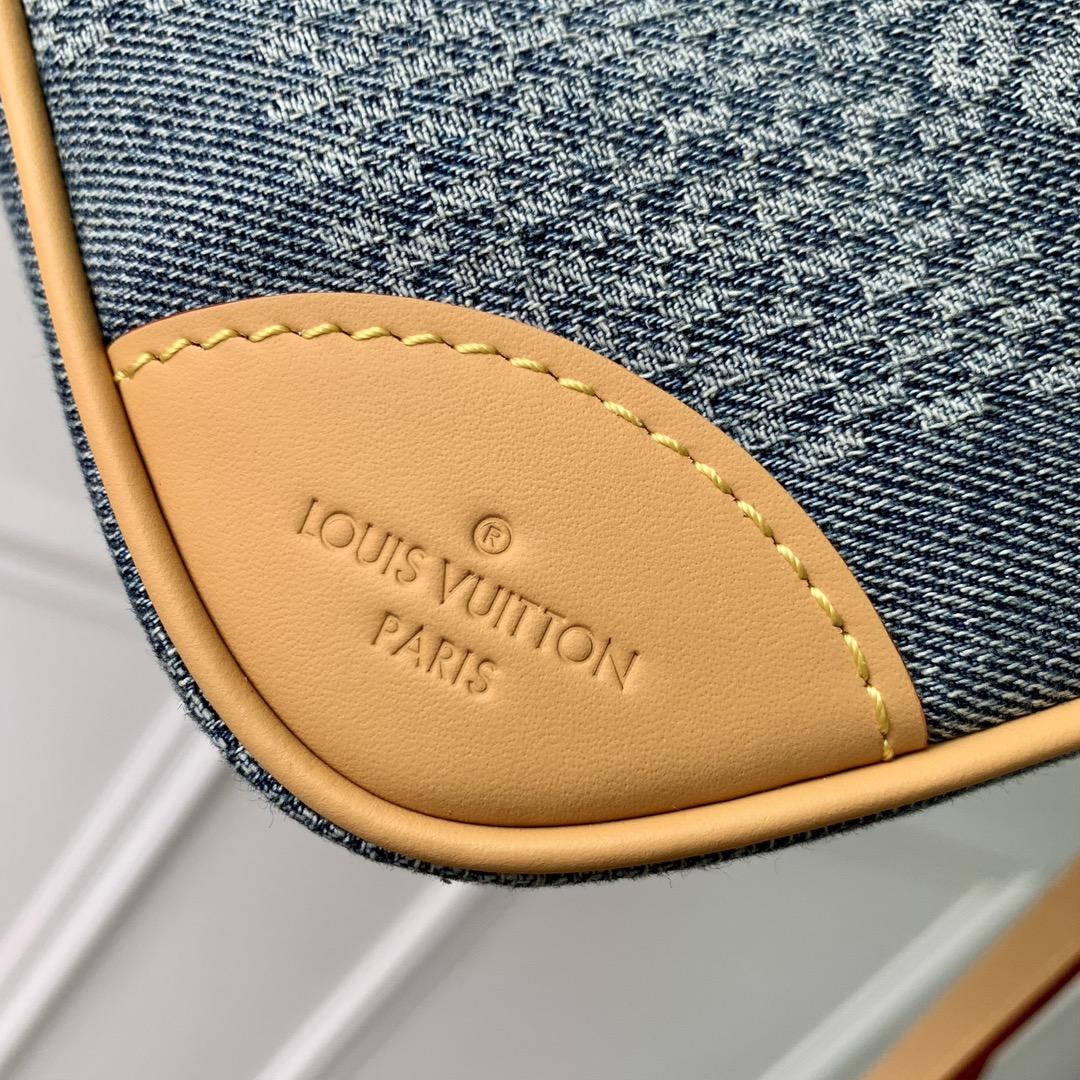 Louis Vuitton Chess Messenger   N40706 - DopestKickz