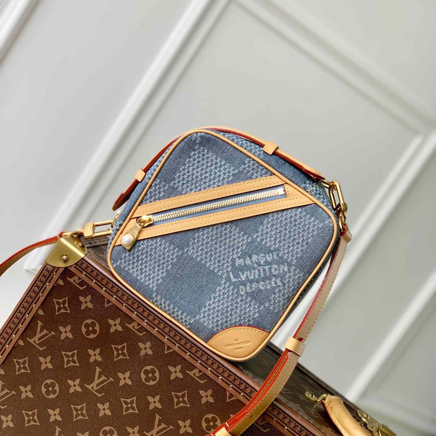 Louis Vuitton Chess Messenger   N40706 - DopestKickz