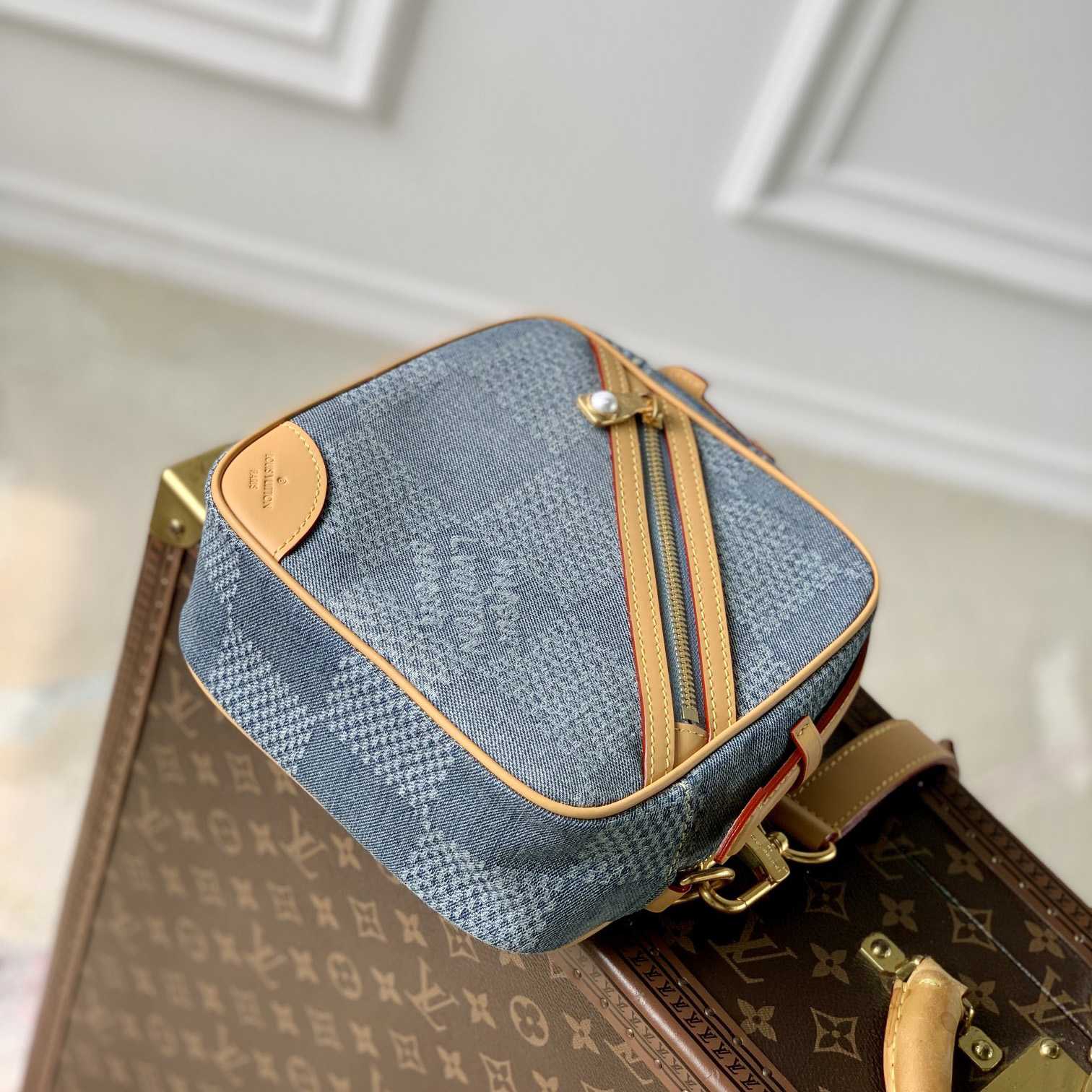 Louis Vuitton Chess Messenger   N40706 - DopestKickz