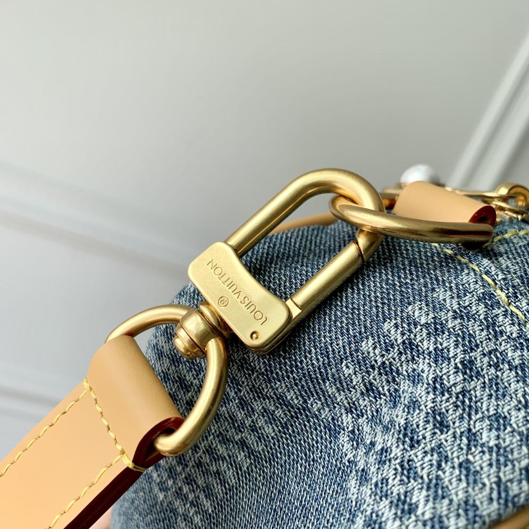 Louis Vuitton Chess Messenger   N40706 - DopestKickz