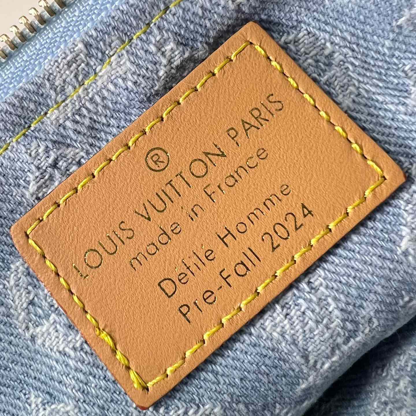 Louis Vuitton Liv Pochette  M83532 - DopestKickz
