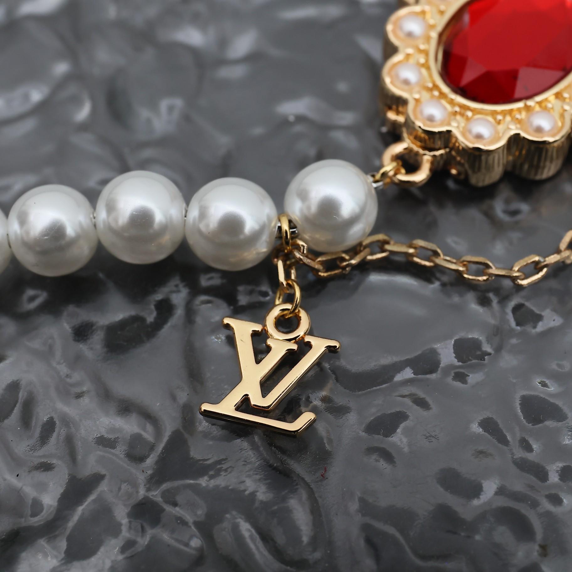 Louis Vuitton LV Dynasty Necklace   M01747 - DopestKickz