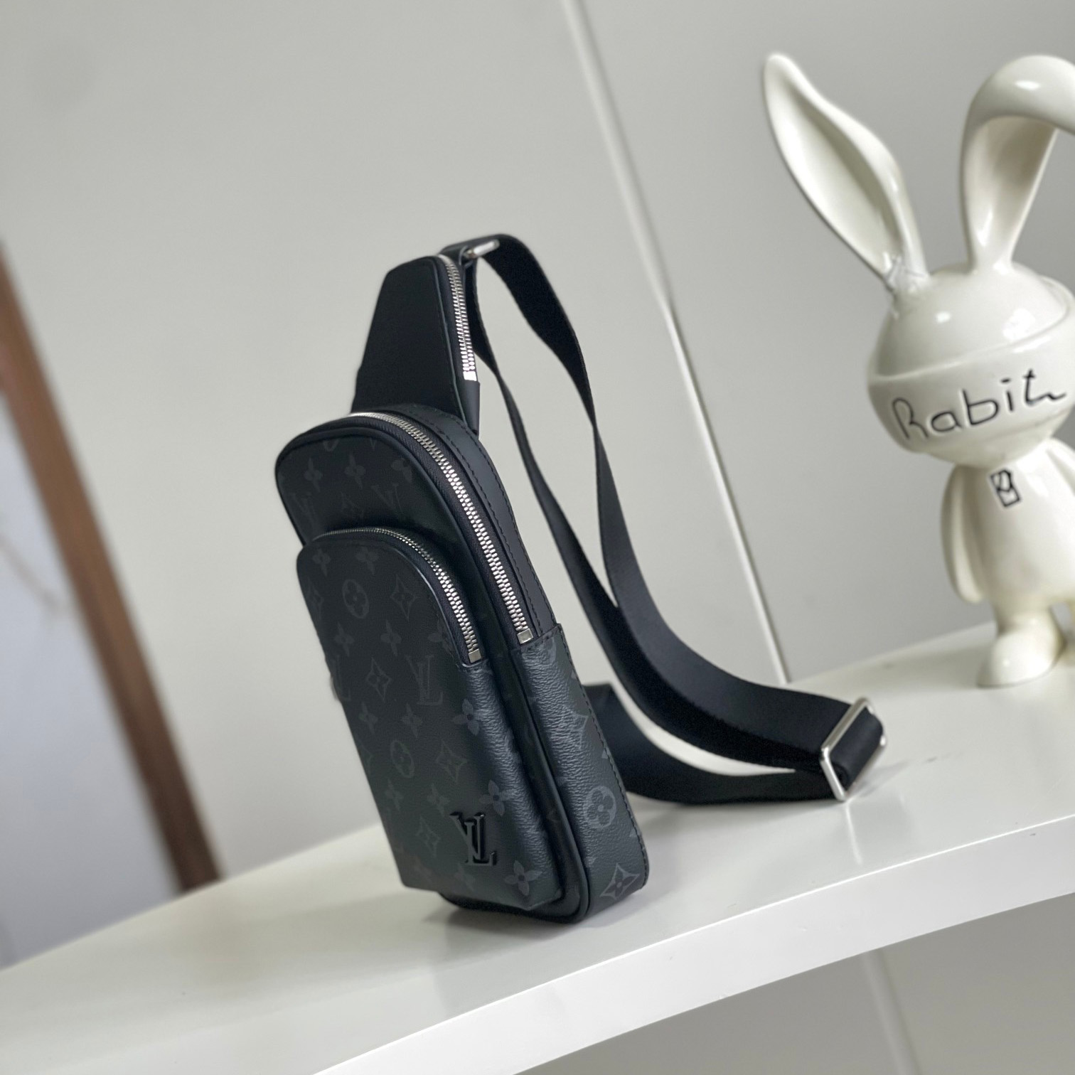 Louis Vuitton Avenue Slingbag PM   M47137 - DopestKickz