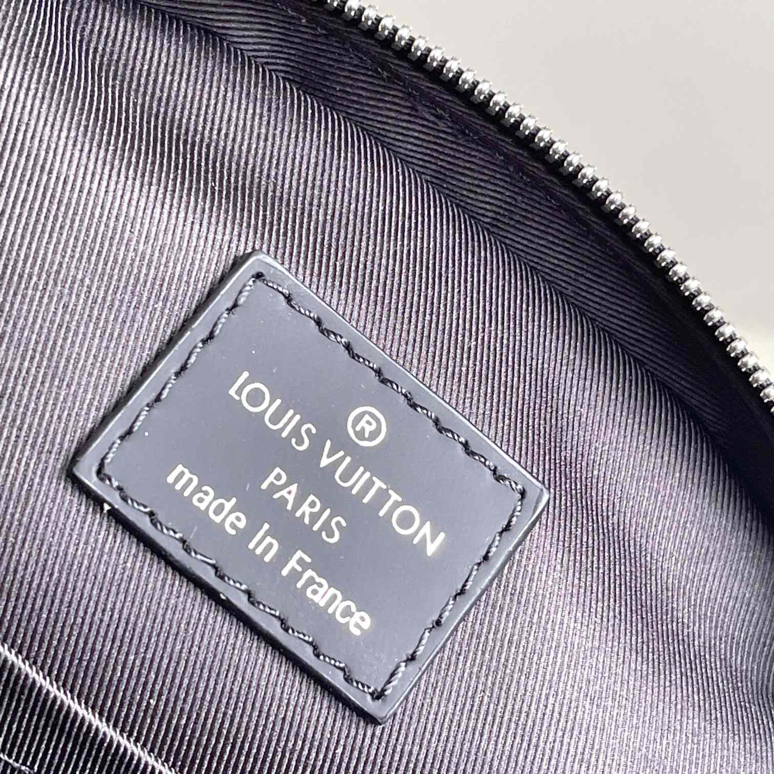 Louis Vuitton Avenue Slingbag PM   M47137 - DopestKickz