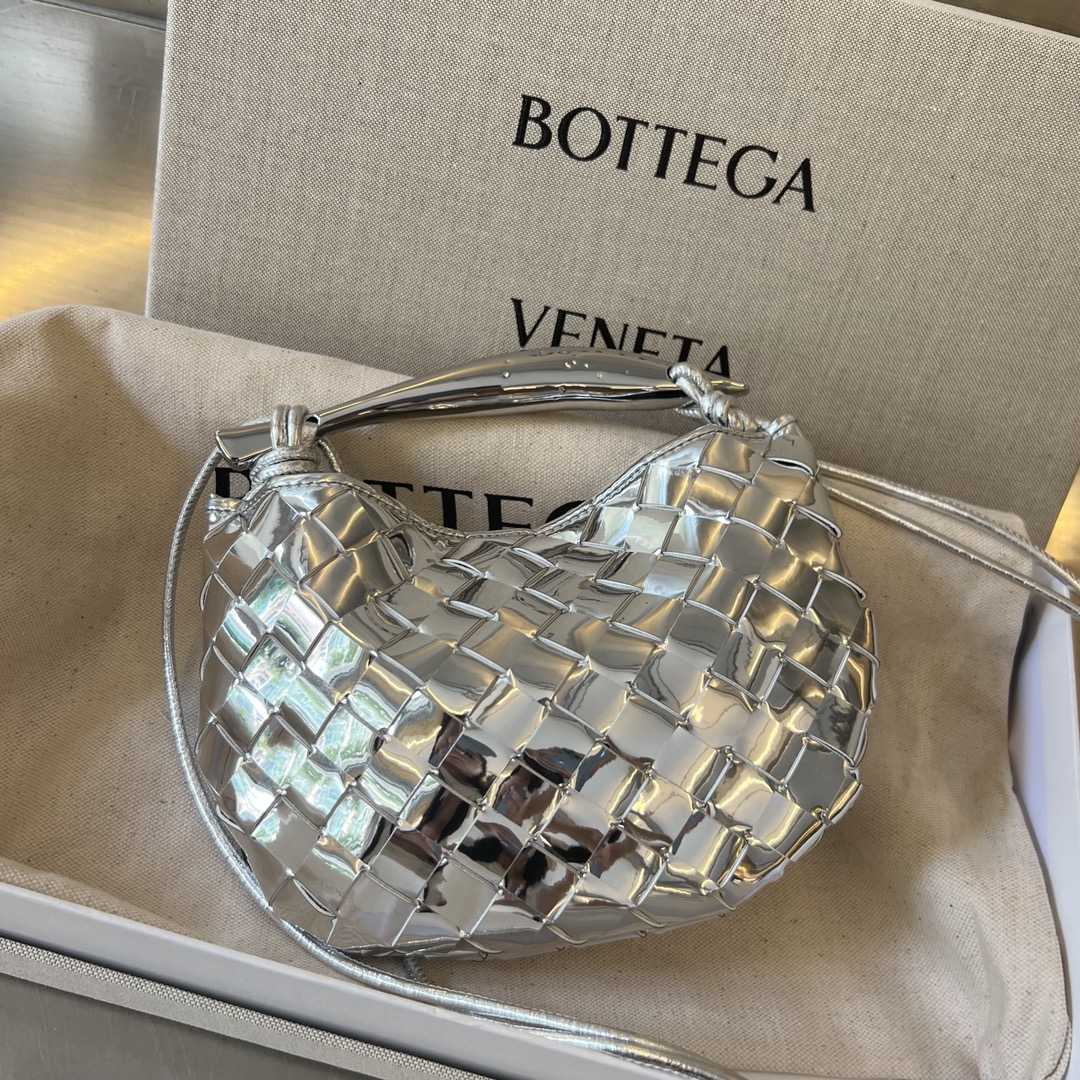 Bottega Veneta Silver Sardine Bag  (20*12*2.5cm) - DopestKickz