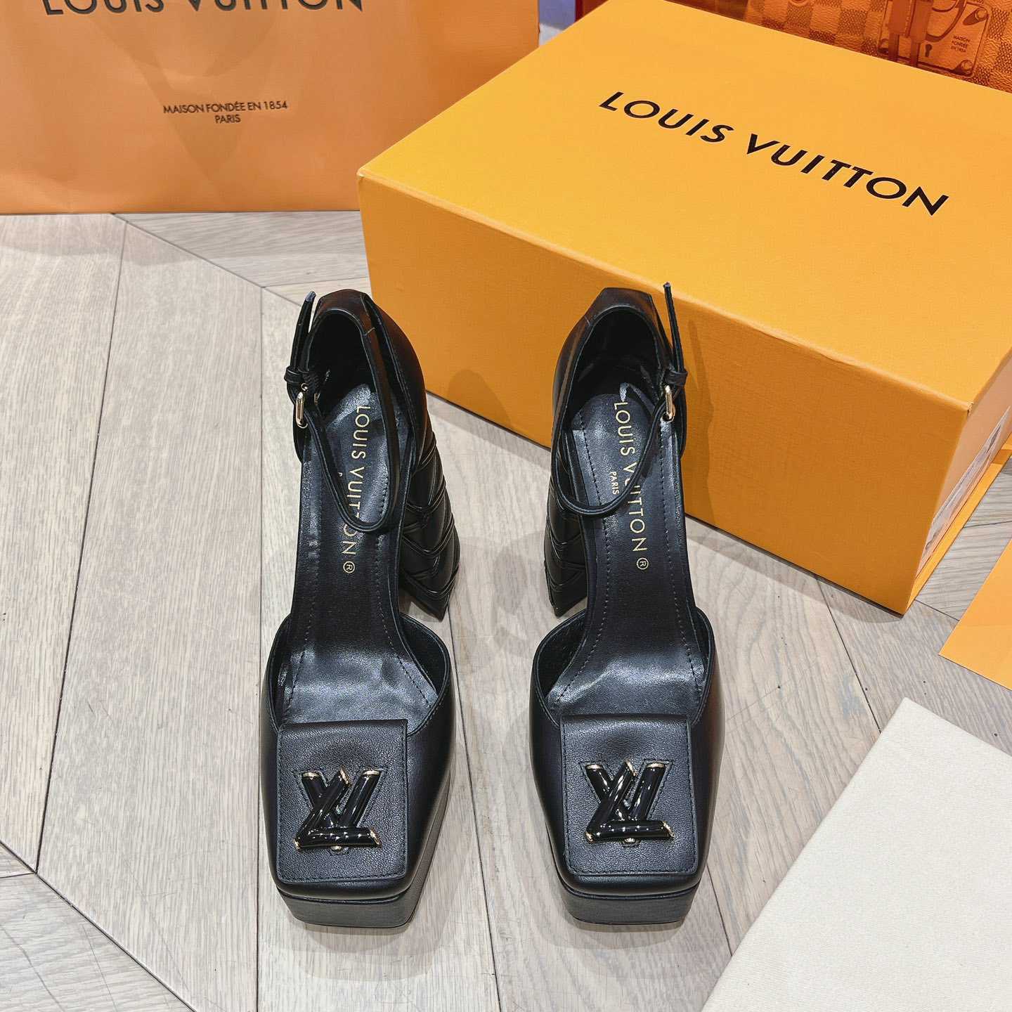Louis Vuitton Shake Platform Pump  1ACMYU - DopestKickz