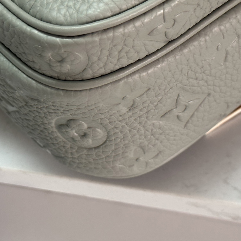 Louis Vuitton S-Lock Messenger  M23152 - DopestKickz