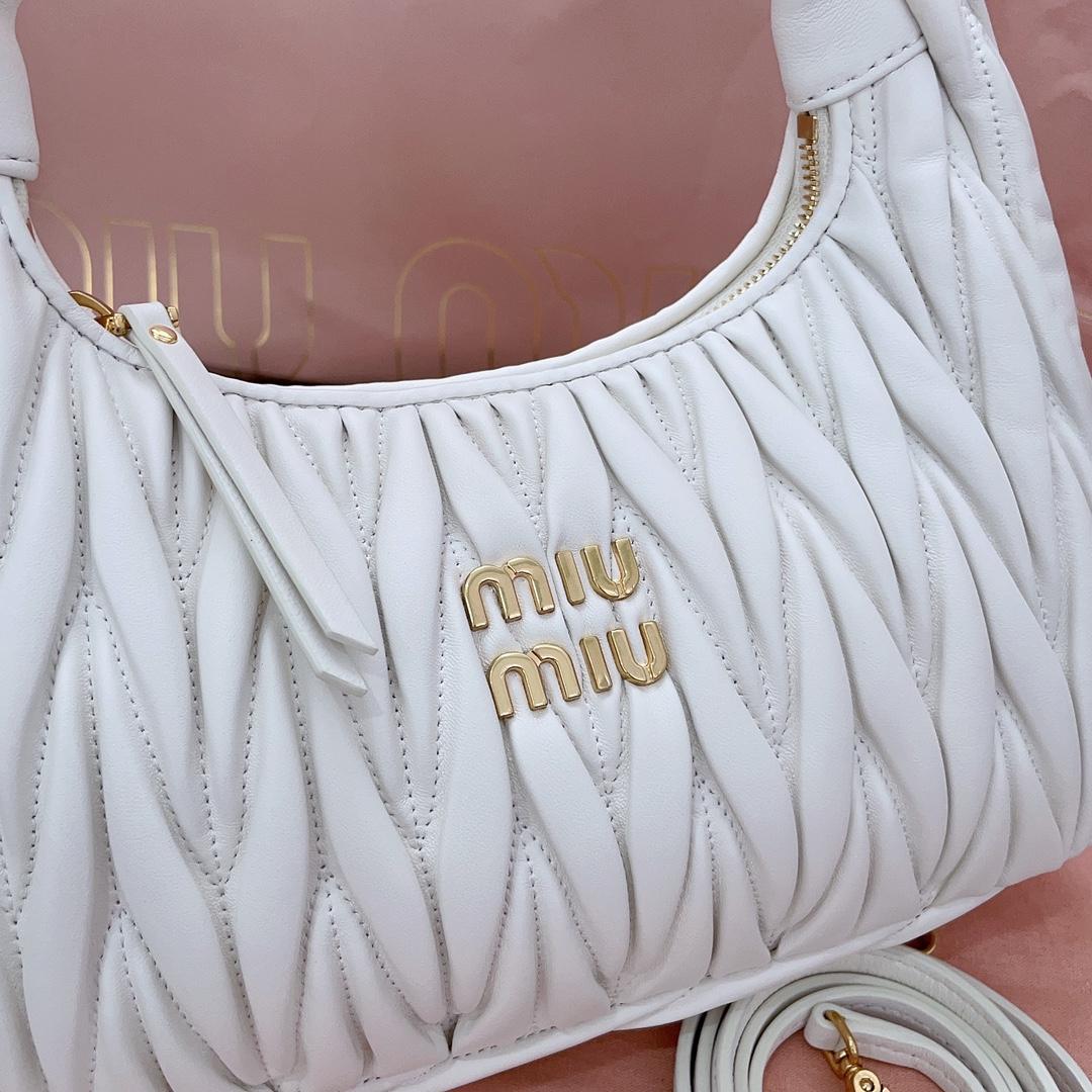Miu Miu Wander Hobo Bag (25X18X7cm) - DopestKickz