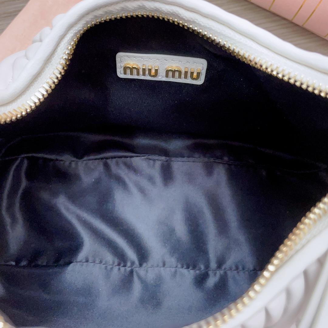 Miu Miu Wander Hobo Bag (25X18X7cm) - DopestKickz