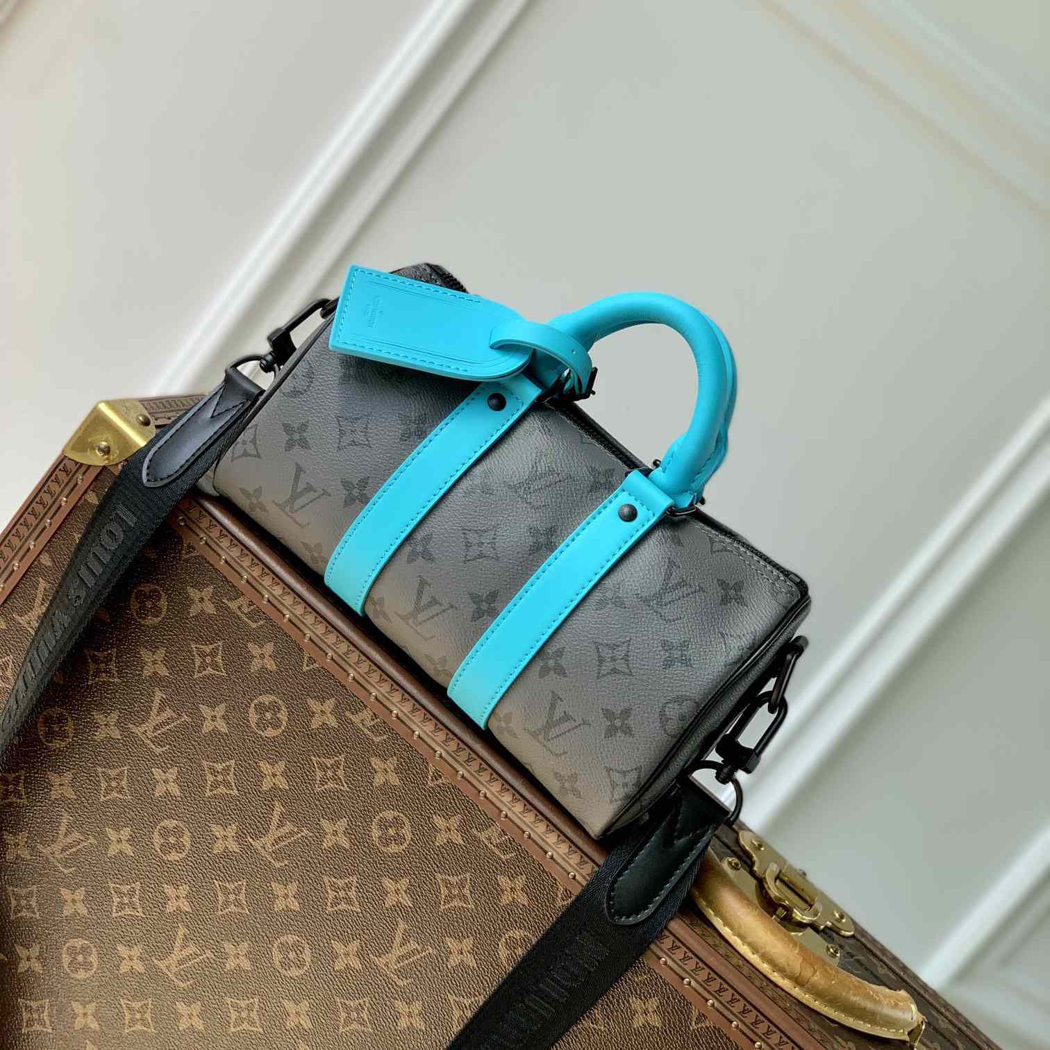Louis Vuitton Keepall Bandoulière 25  M11645 - DopestKickz