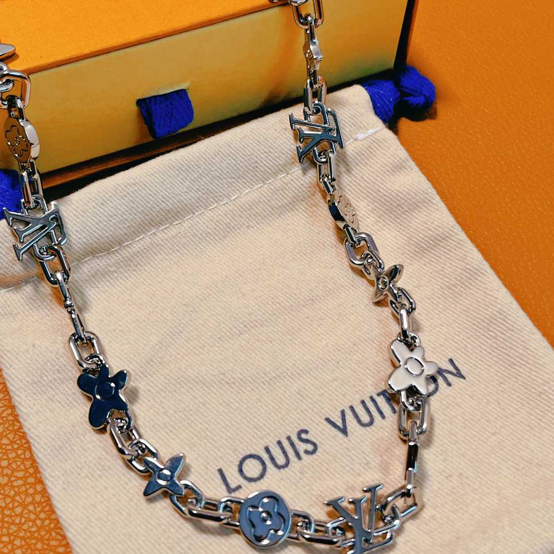 Louis Vuitton Monogram Craggy Necklace  M01880 - DopestKickz