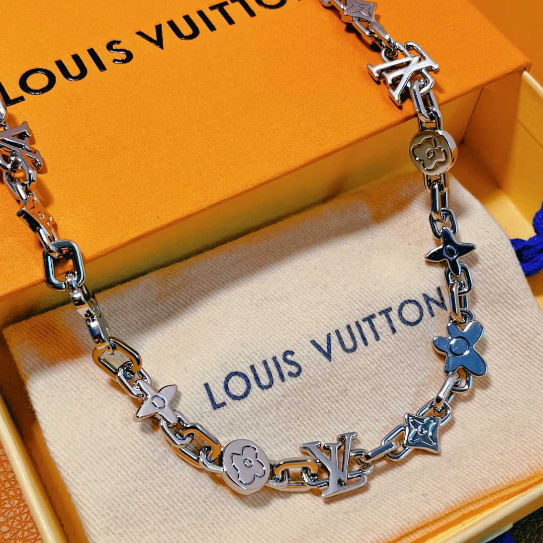 Louis Vuitton Monogram Craggy Necklace  M01880 - DopestKickz