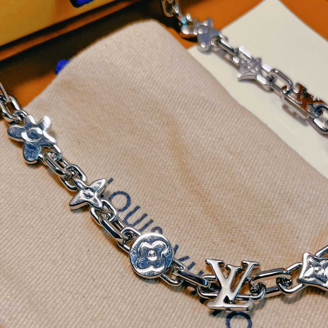 Louis Vuitton Monogram Craggy Necklace  M01880 - DopestKickz