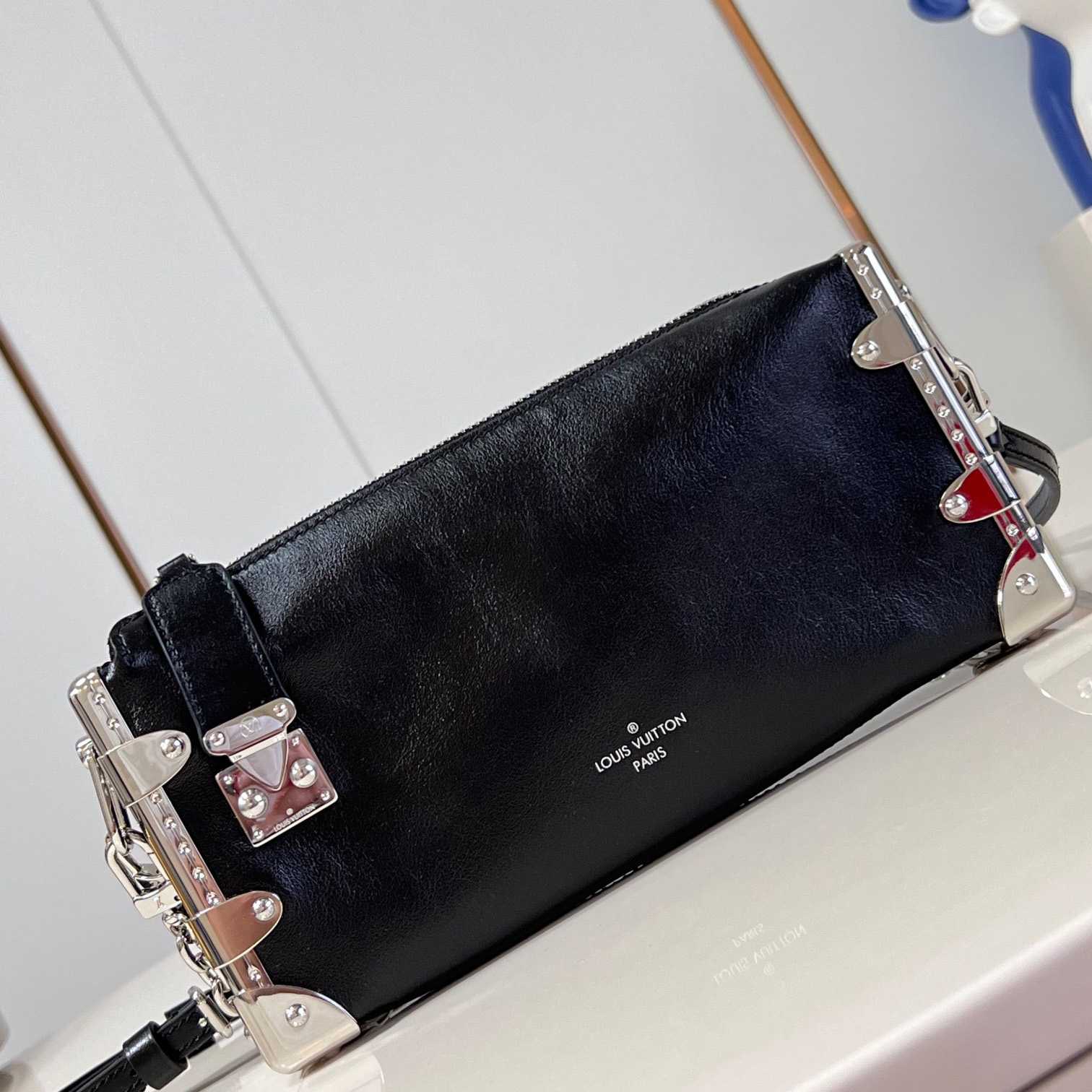 Louis Vuitton Slim Trunk  M25445 - DopestKickz