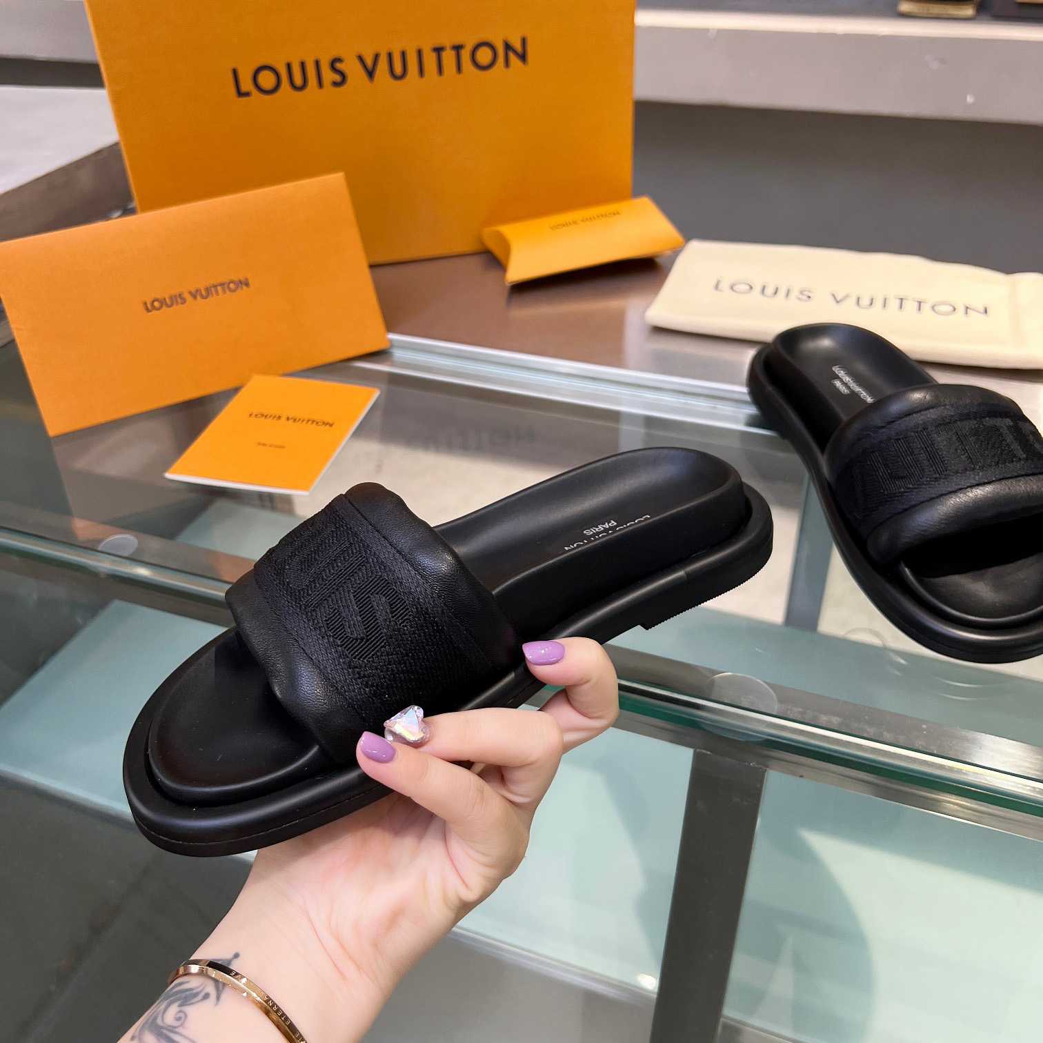 Louis Vuitton LV Bliss Comfort Mule   1ACTJ7 - DopestKickz