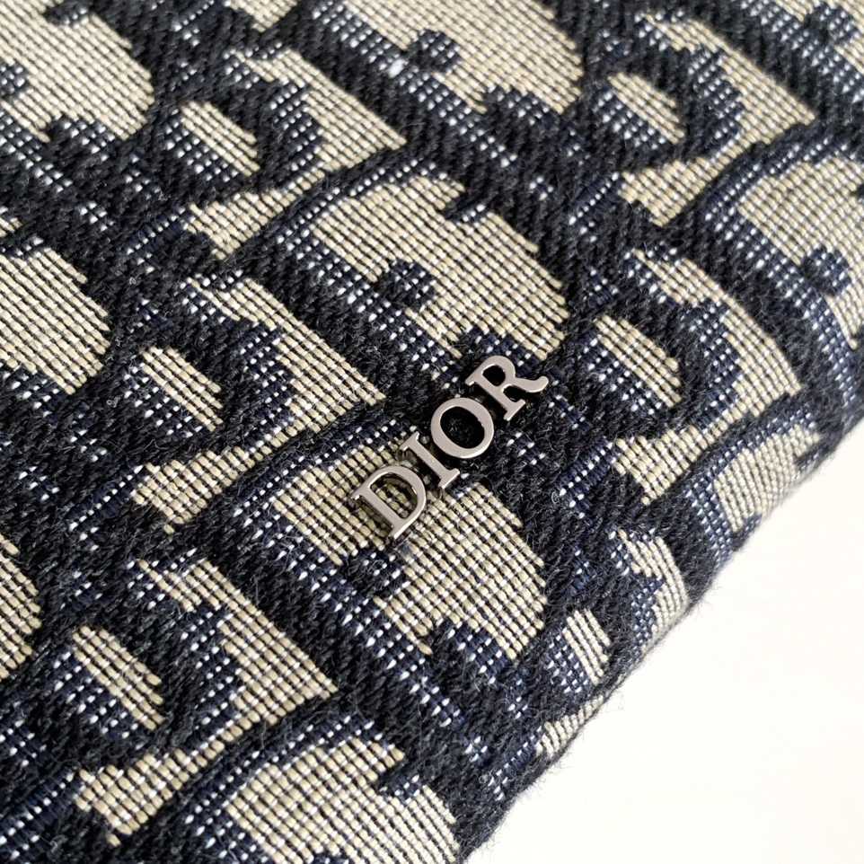 Dior A5 Triangle Pouch - DopestKickz