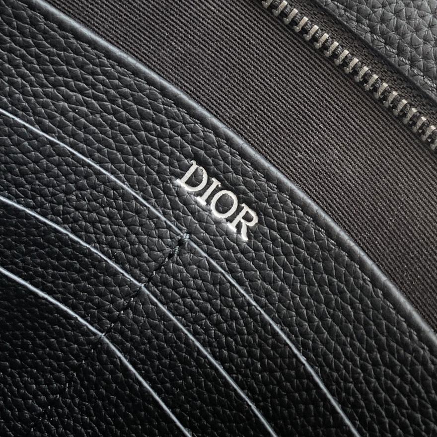 Dior A5 Triangle Pouch - DopestKickz