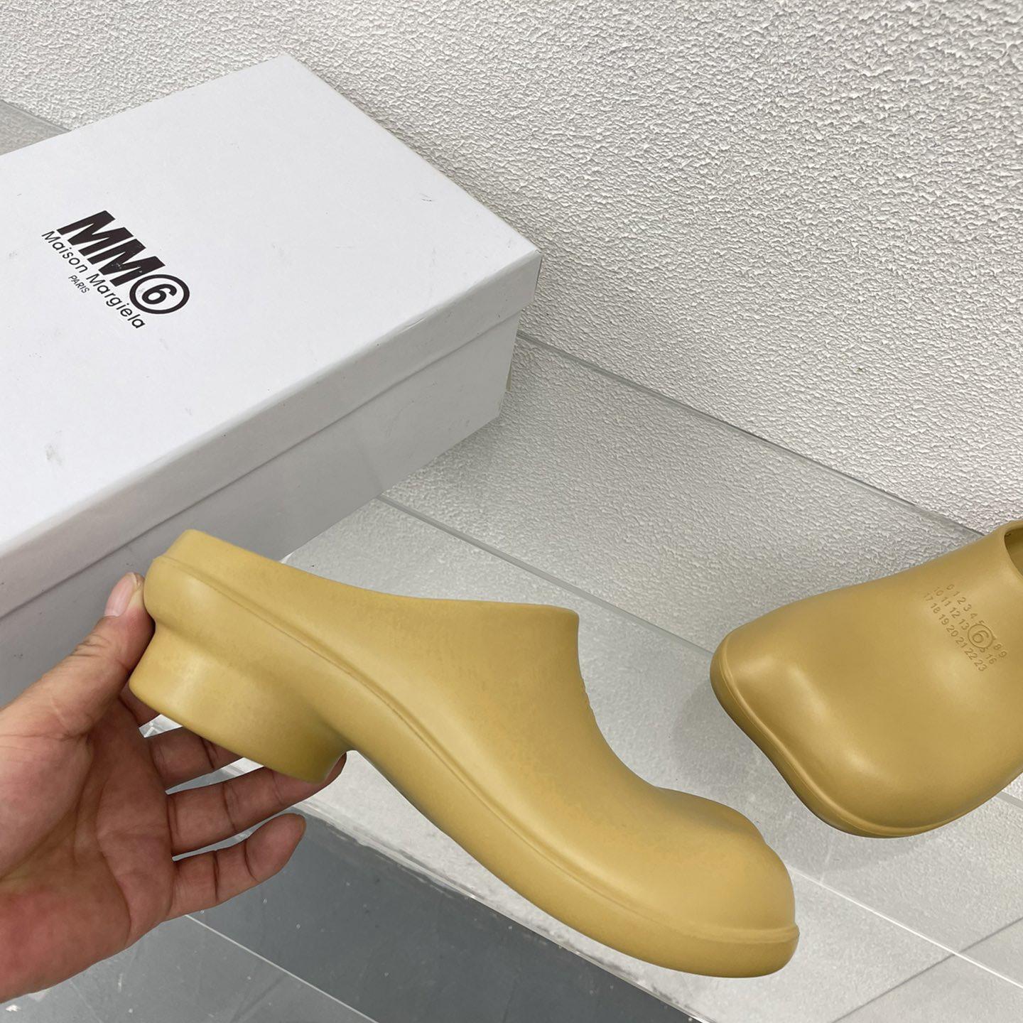 MM6 Maison Margiela Anatomic Numbers-motif Slippers - DopestKickz