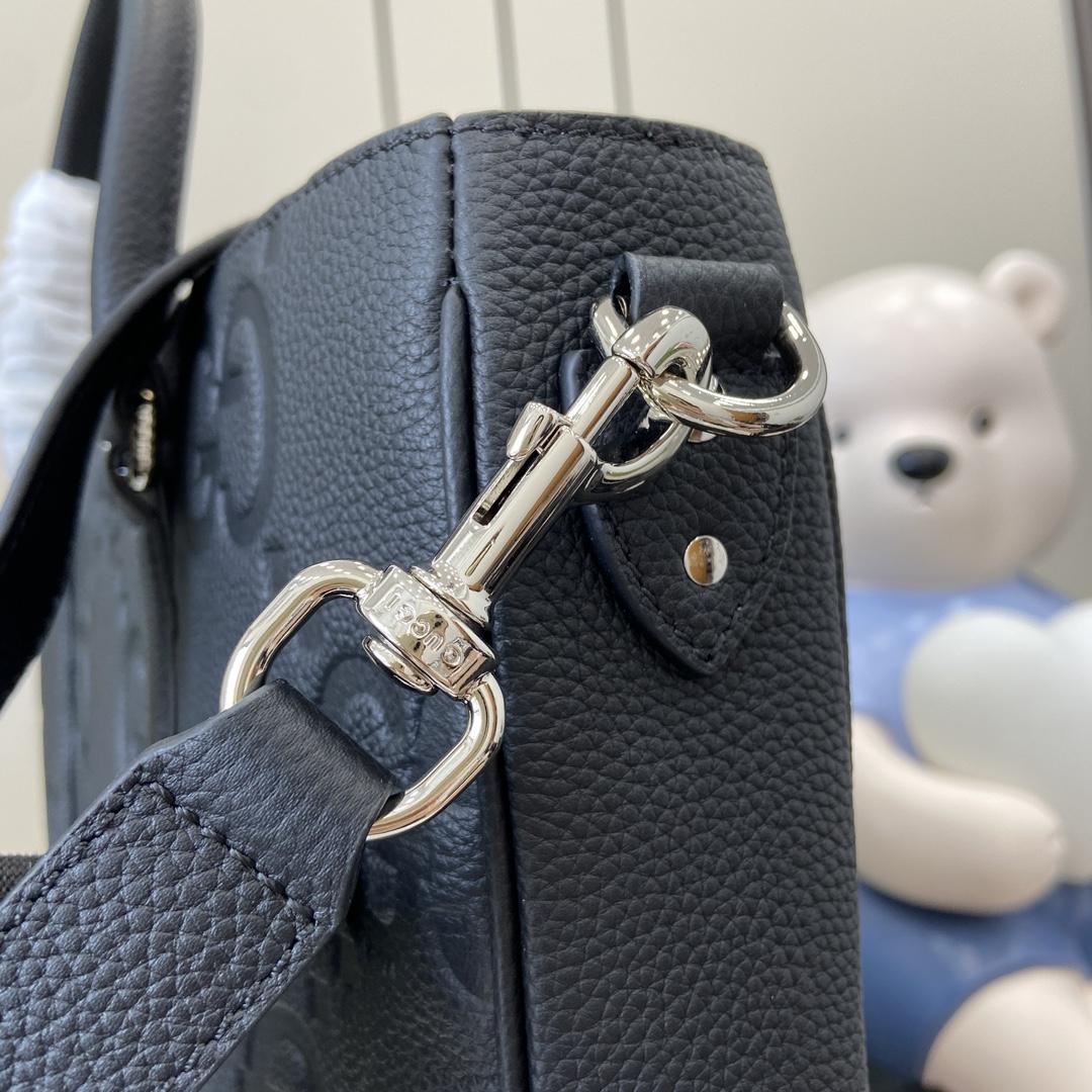 Gucci Jumbo GG Medium Tote Bag - DopestKickz