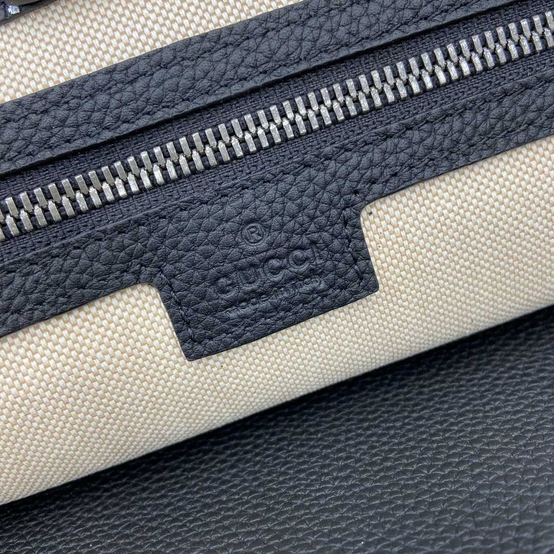 Gucci Jumbo GG Medium Tote Bag - DopestKickz