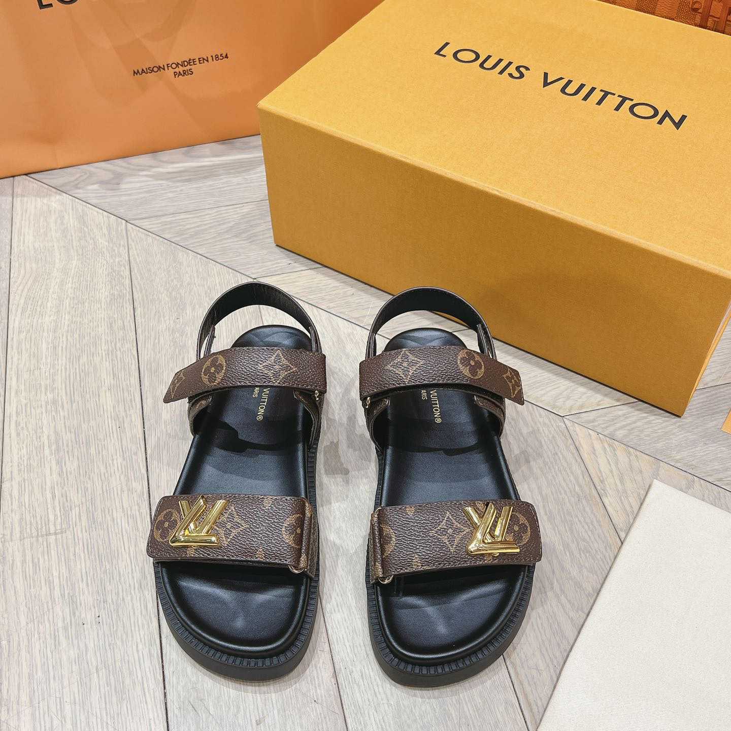 Louis Vuitton LV Sunset Flat Comfort Sandal   1ACL9C - DopestKickz