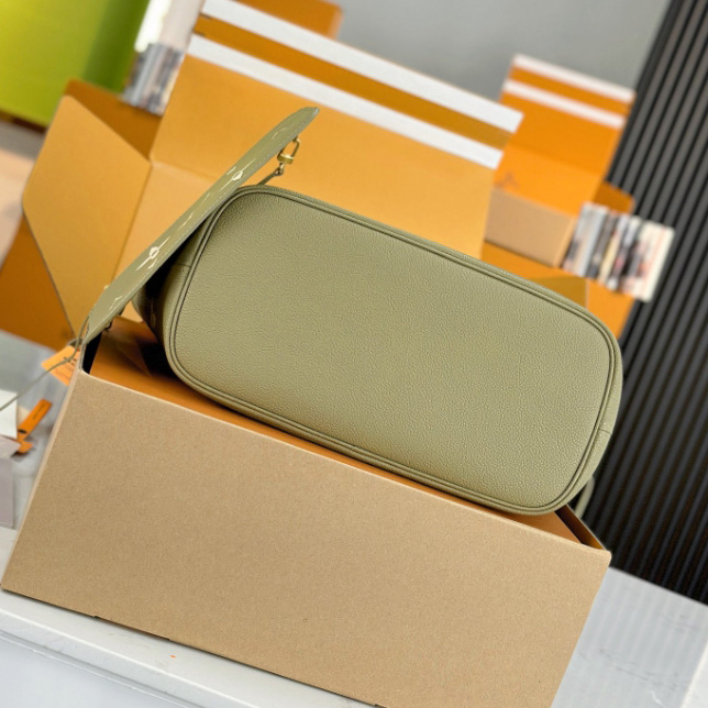 Louis Vuitton Neverfull MM   M46649 - DopestKickz