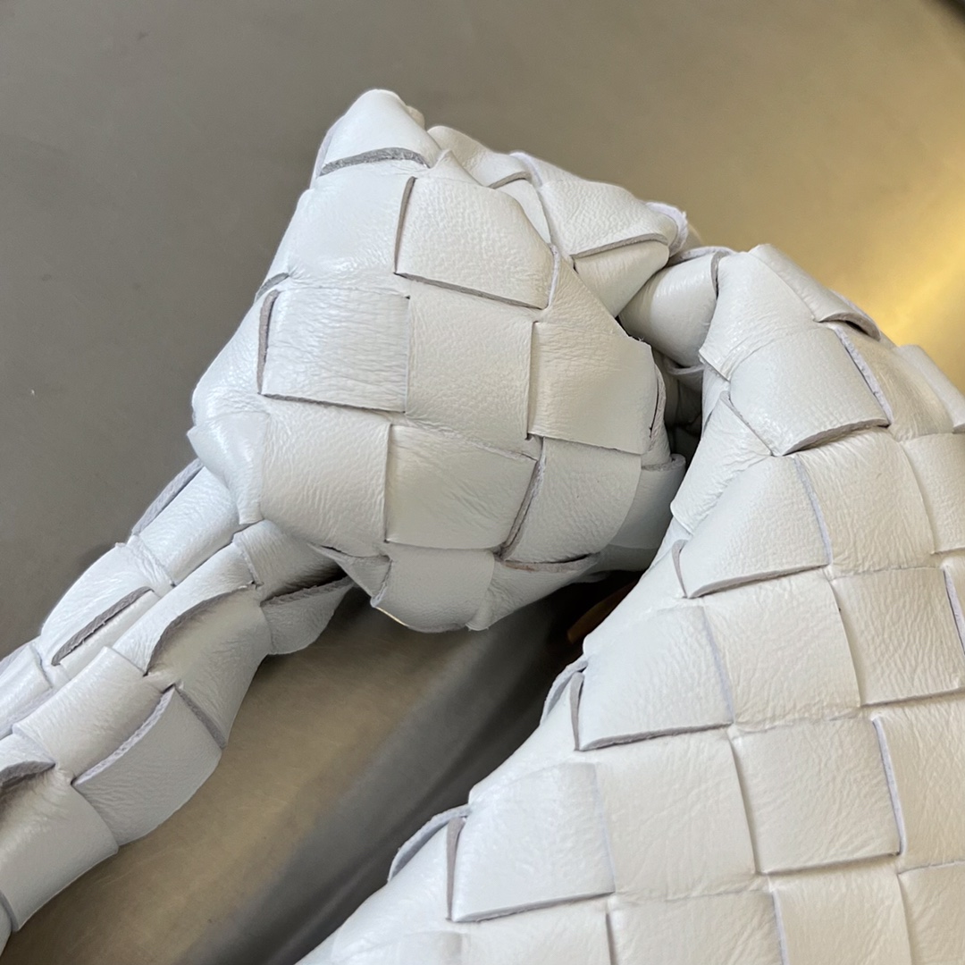 Bottega Veneta Candy Jodie  (16*17*6.5cm) - DopestKickz