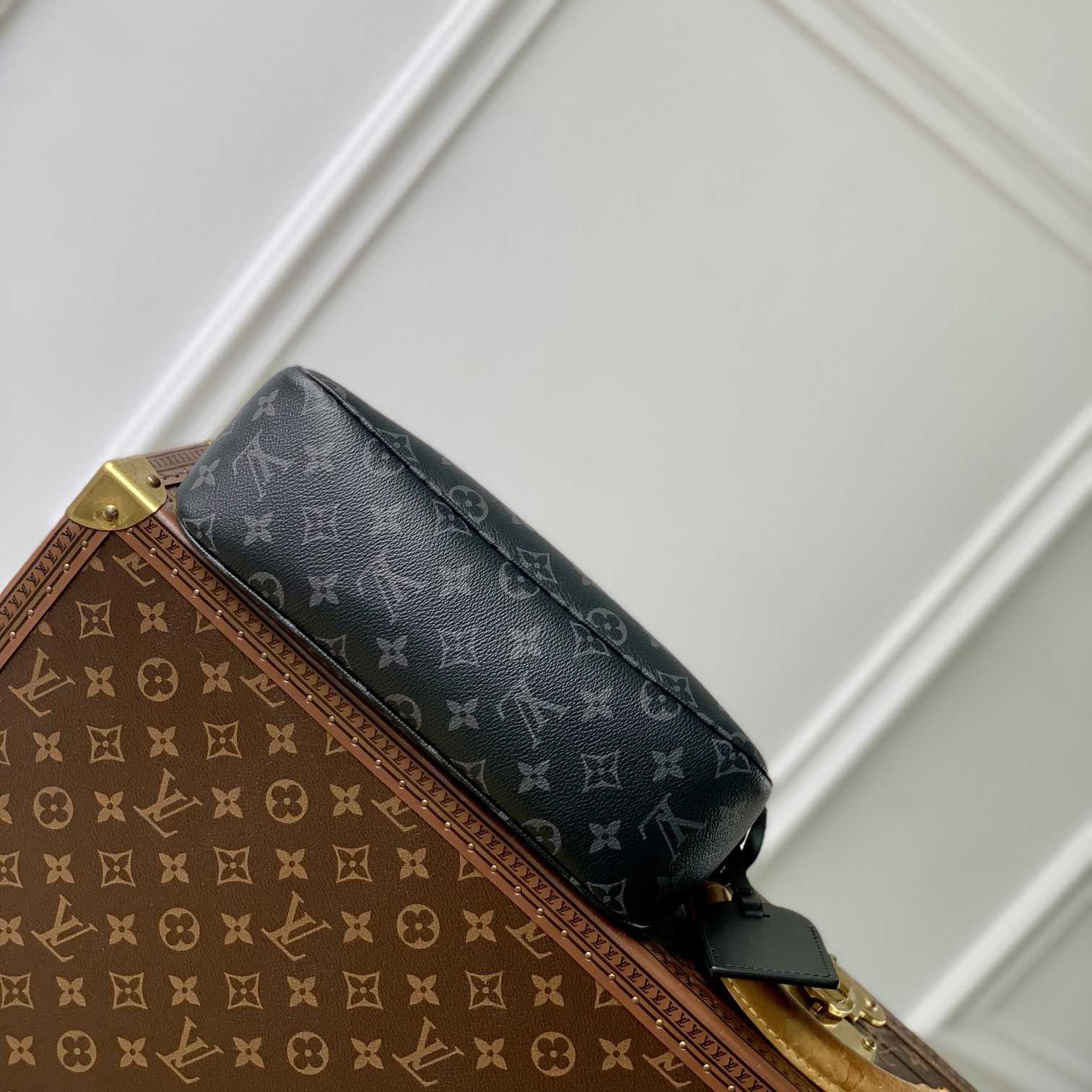 Louis Vuitton Pochette Accessoire XL   M11741 - DopestKickz