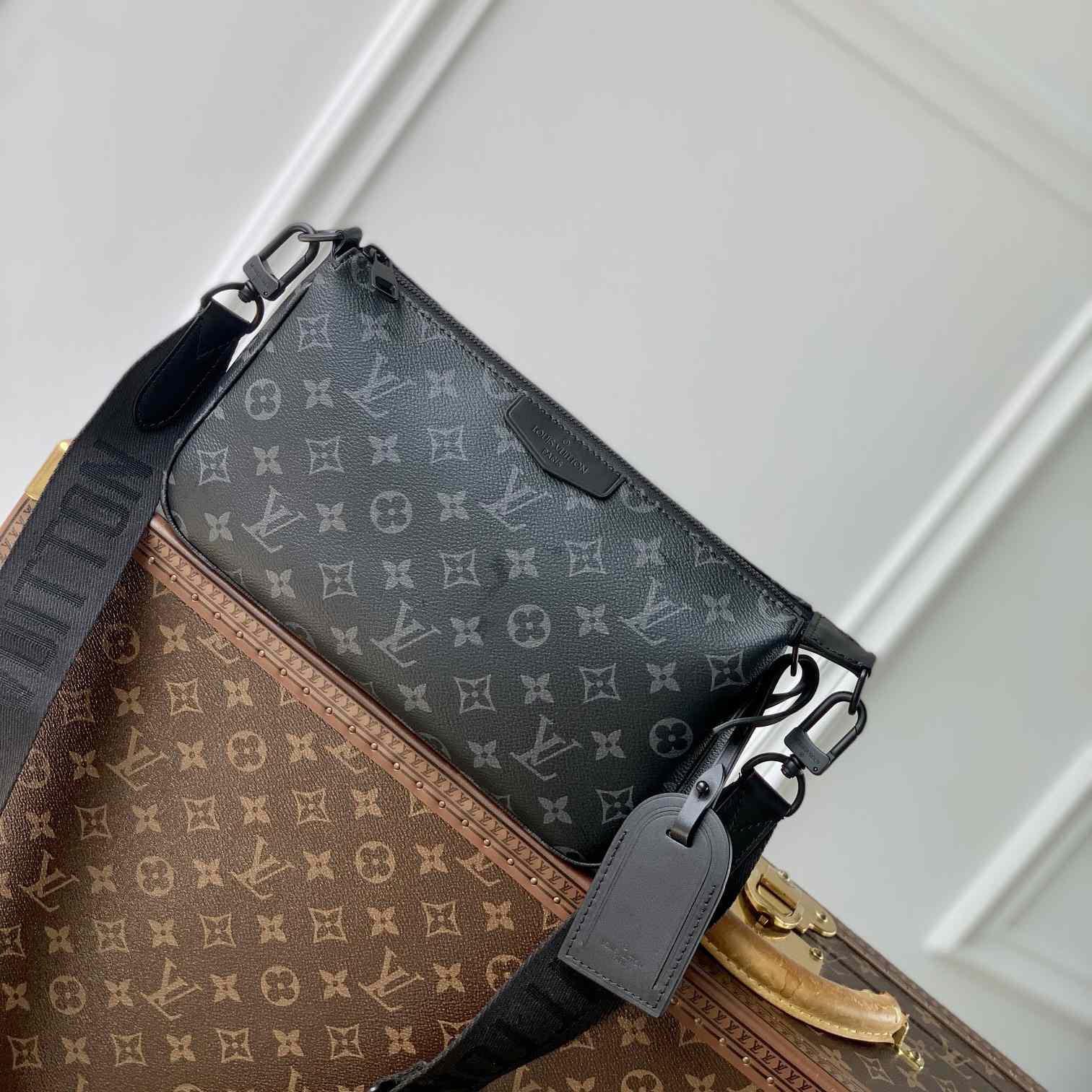 Louis Vuitton Pochette Accessoire XL   M11741 - DopestKickz