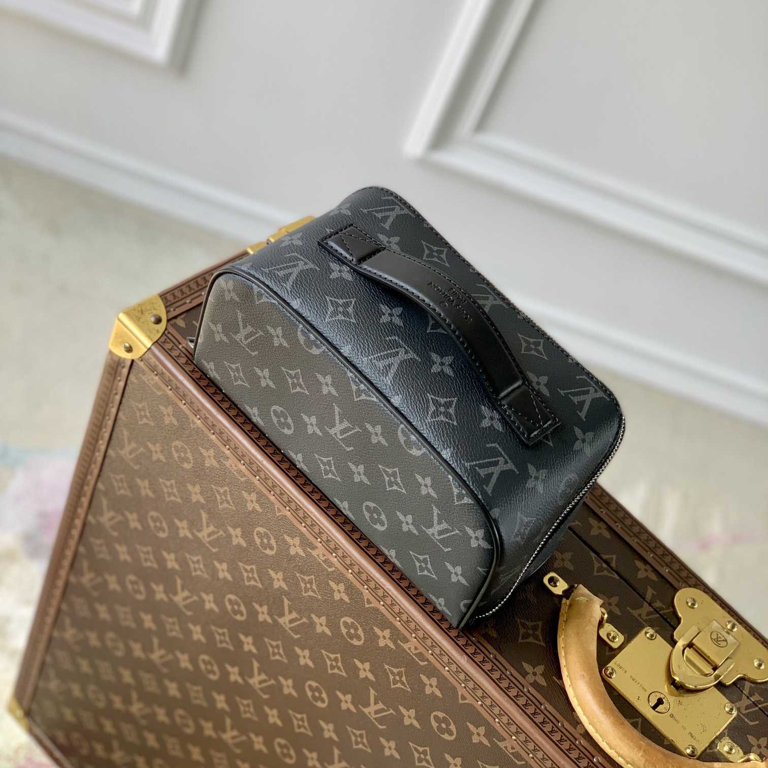 Louis Vuitton Toiletry Bag   M11508 - DopestKickz