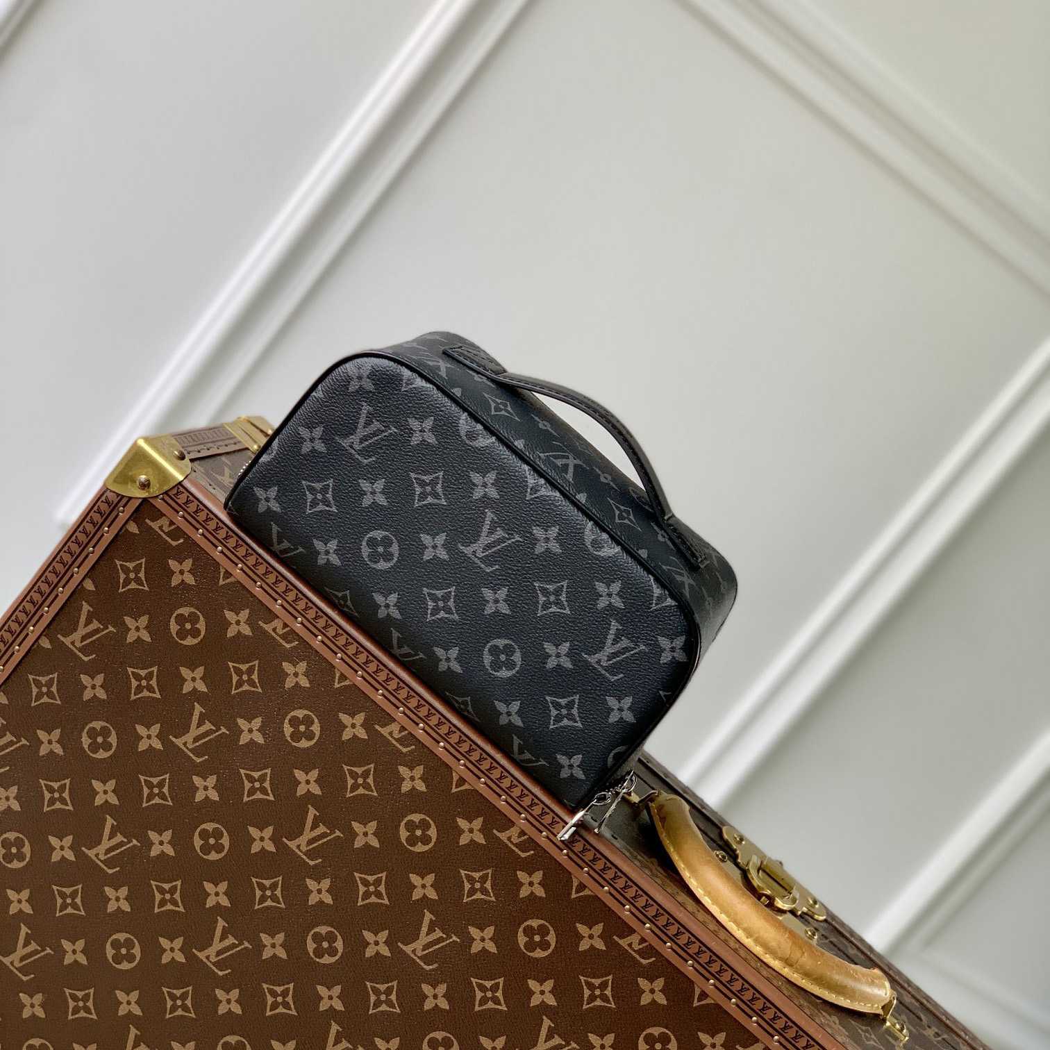 Louis Vuitton Toiletry Bag   M11508 - DopestKickz