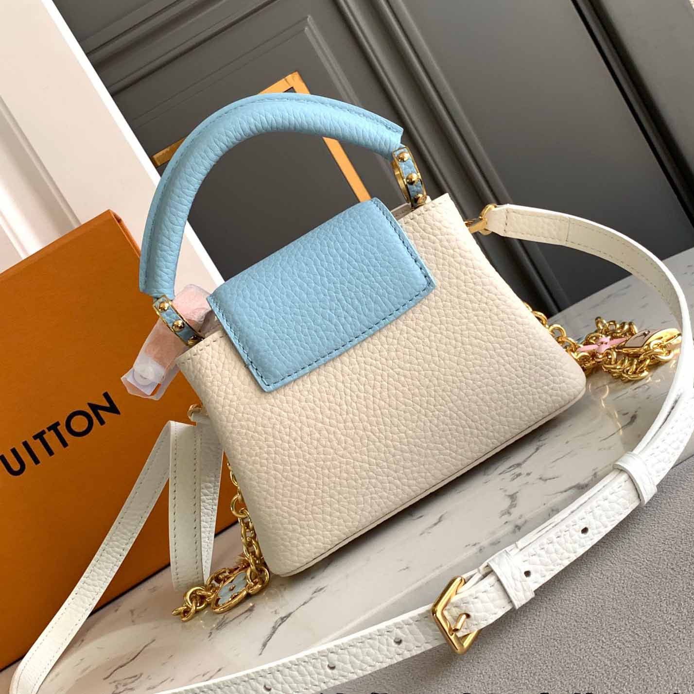 Louis Vuitton Capucines Nano   M23952 - DopestKickz