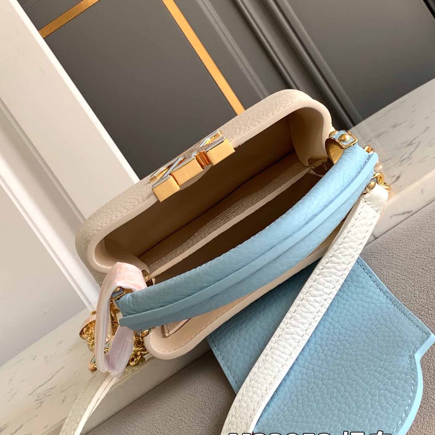 Louis Vuitton Capucines Nano   M23952 - DopestKickz