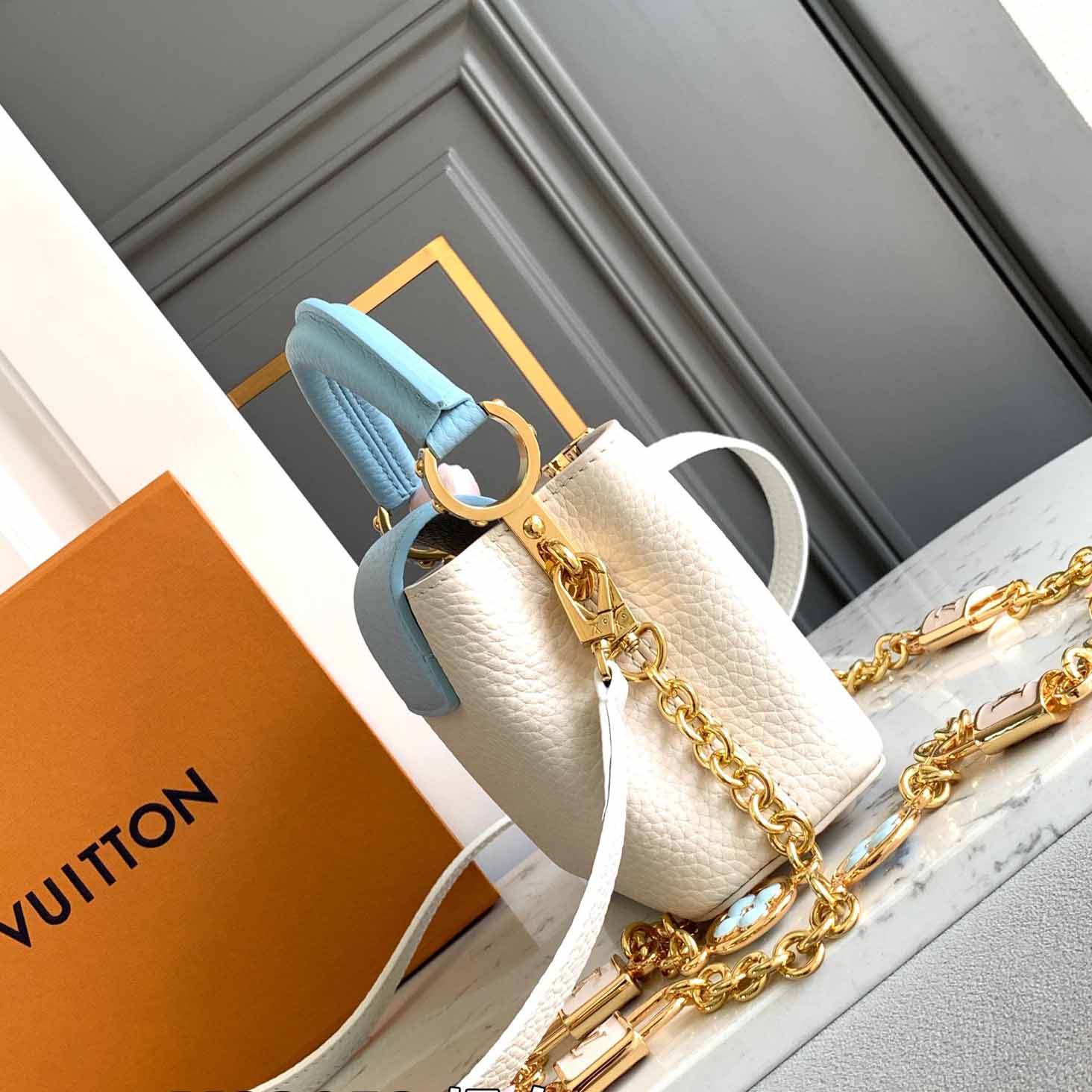 Louis Vuitton Capucines Nano   M23952 - DopestKickz