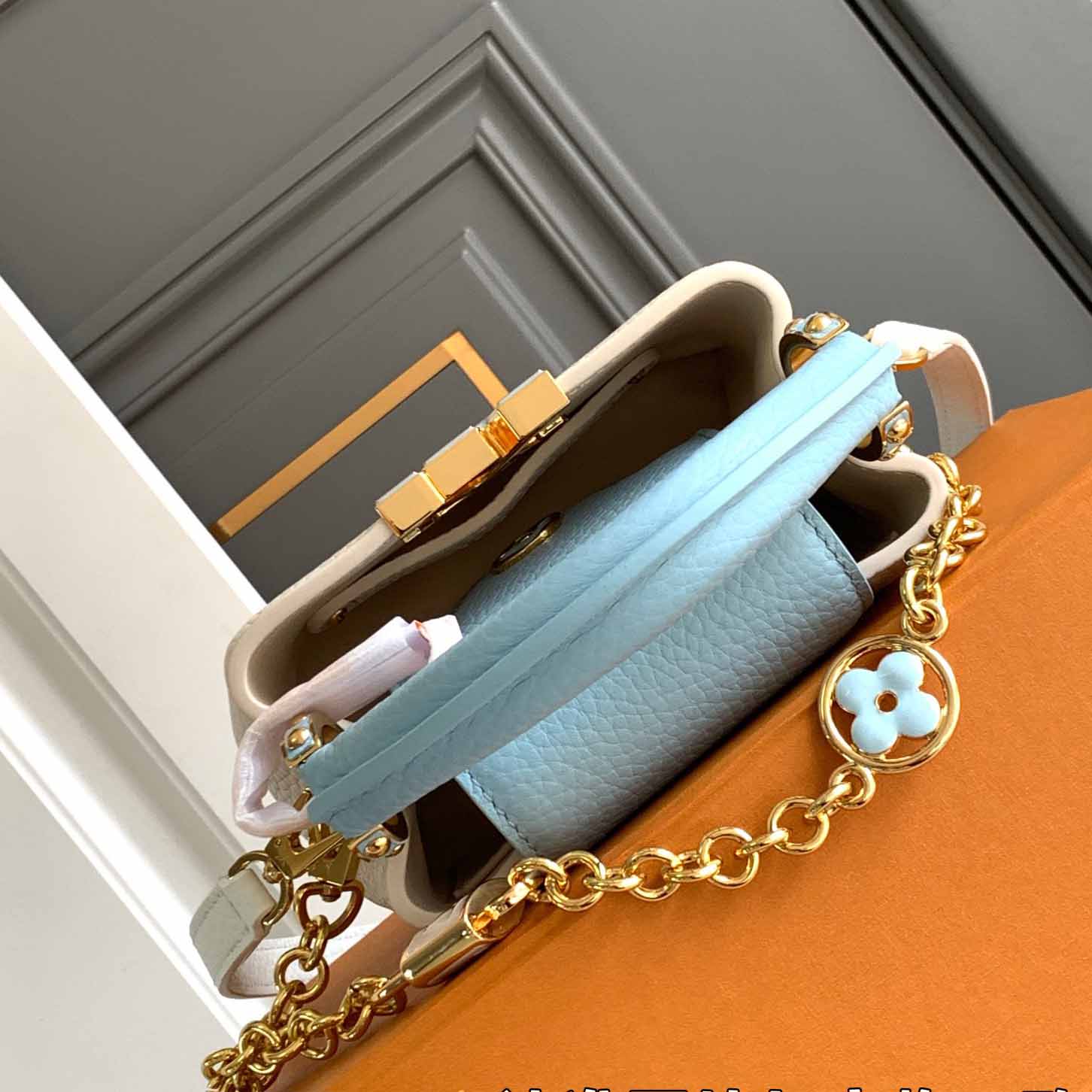 Louis Vuitton Capucines Nano   M23952 - DopestKickz