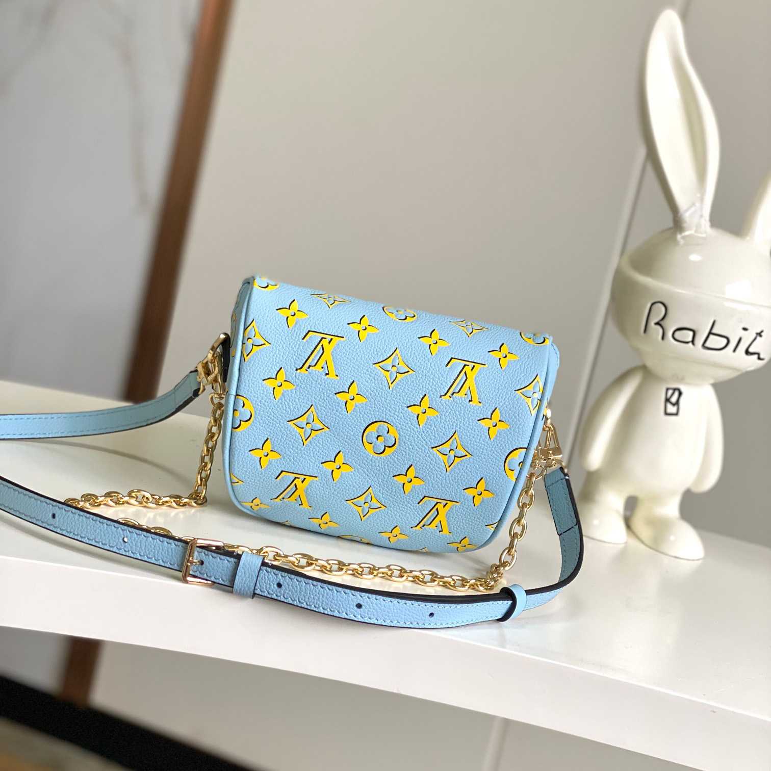 Louis Vuitton Mini Bumbag   M83694 - DopestKickz