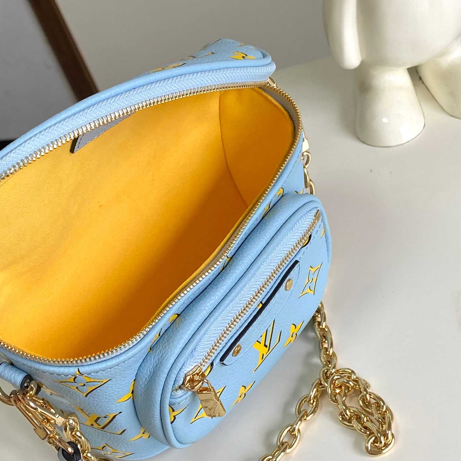 Louis Vuitton Mini Bumbag   M83694 - DopestKickz