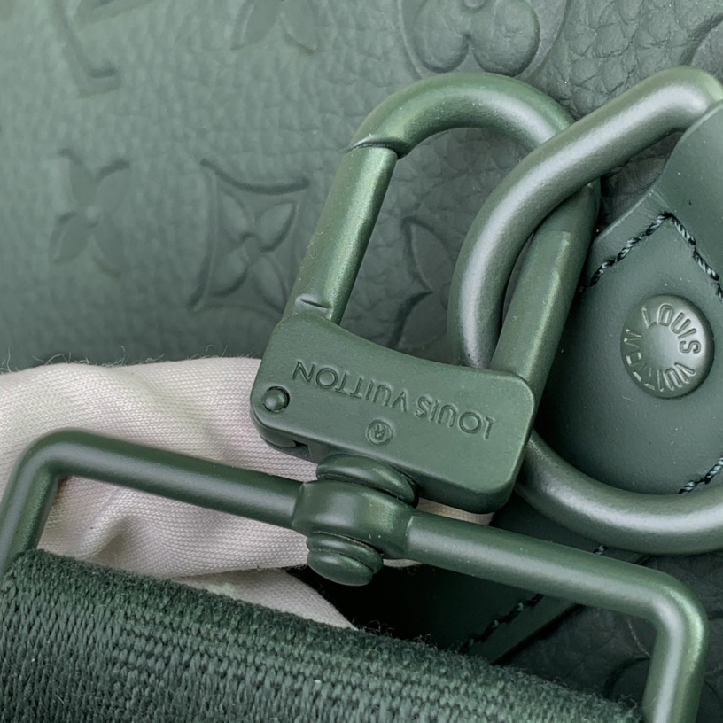 Louis Vuitton Keepall Bandoulière 50   M24440 - DopestKickz