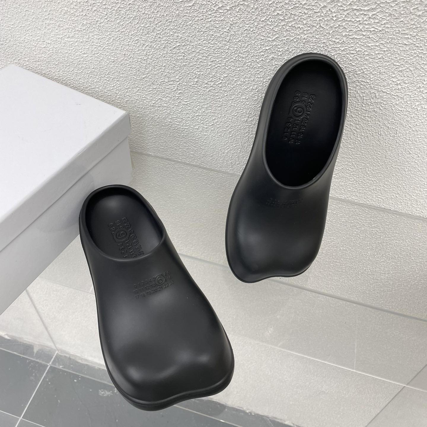 MM6 Maison Margiela Anatomic Numbers-motif Slippers - DopestKickz